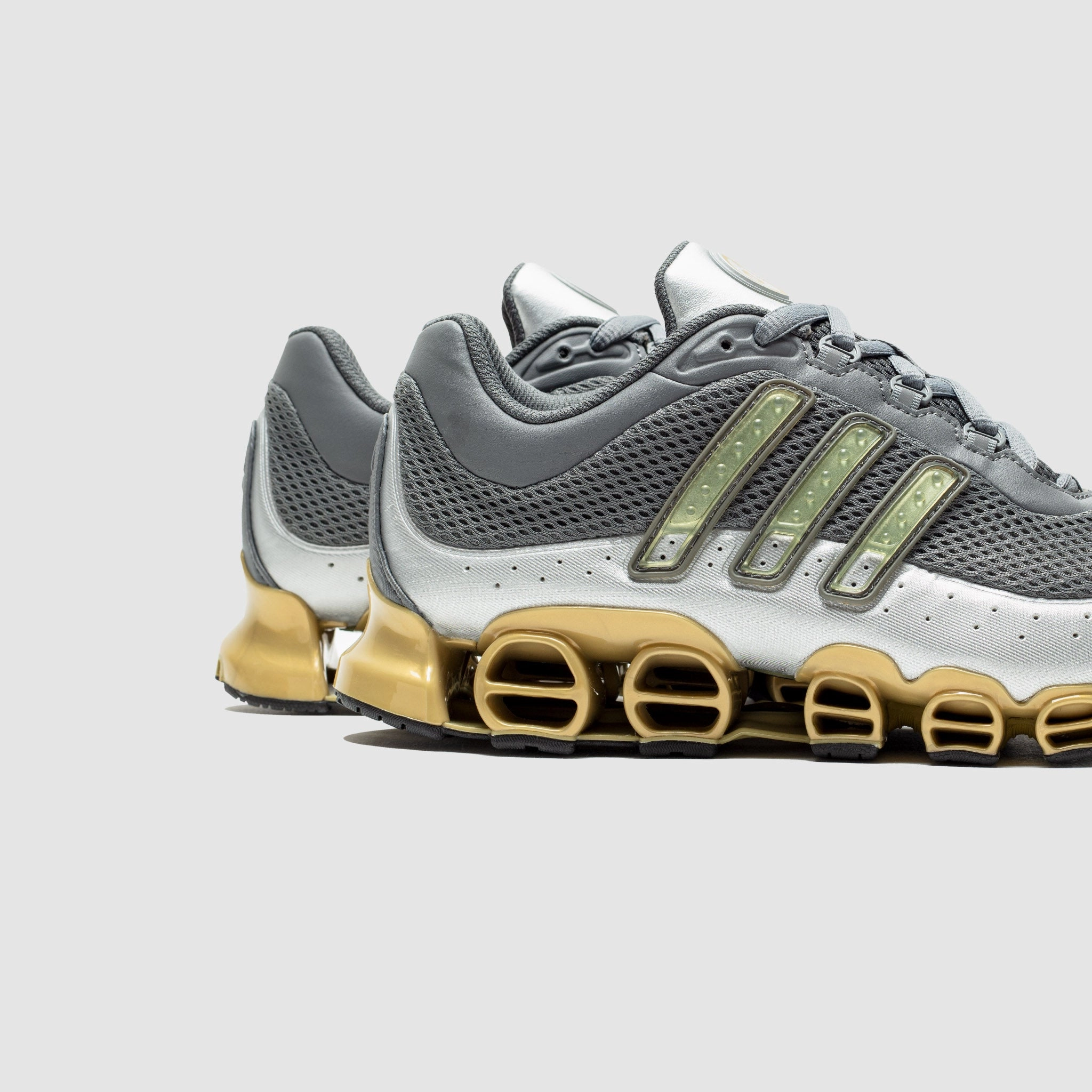 MEGARIDE "20TH ANNIVERSARY" Plush Touch Adaptive Lacing System