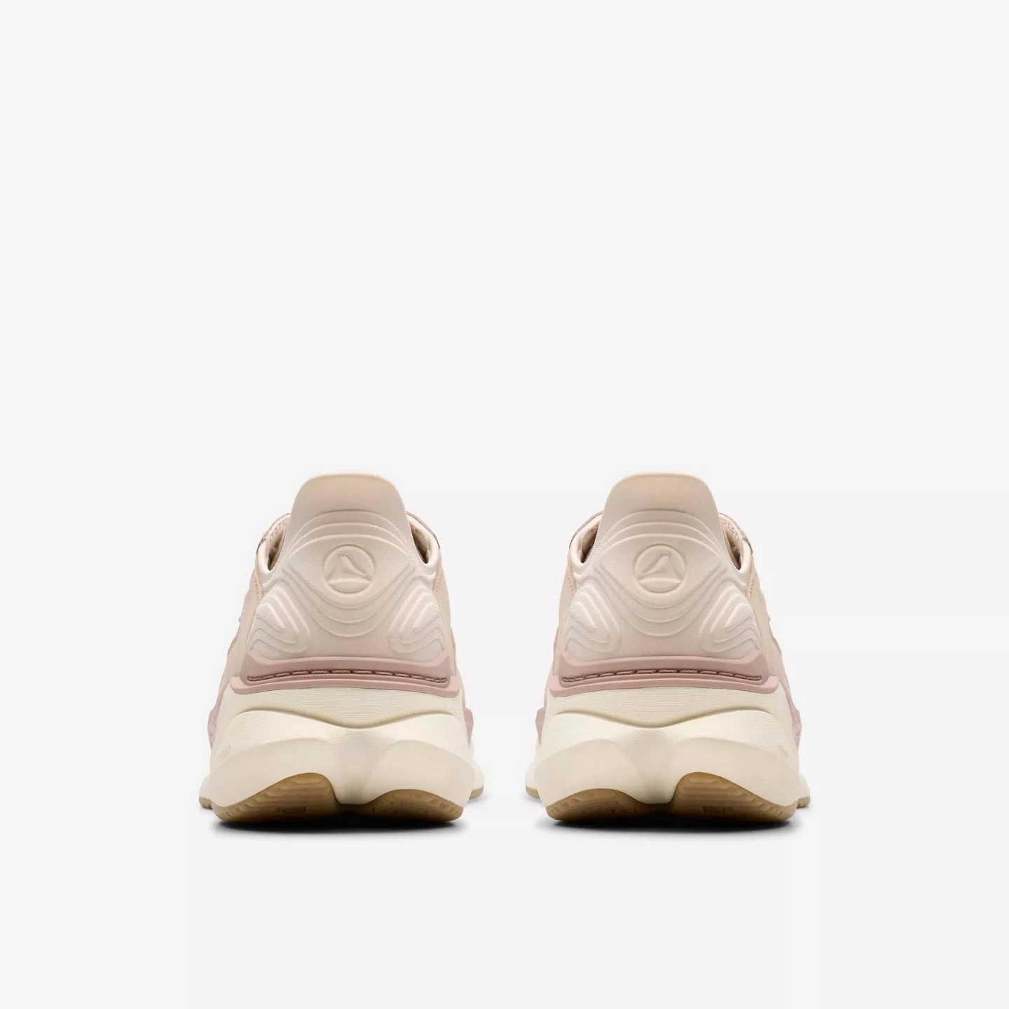 Daily Commute Walkable Comfort Clarks Women's Pace Sneaker in Sand Combination