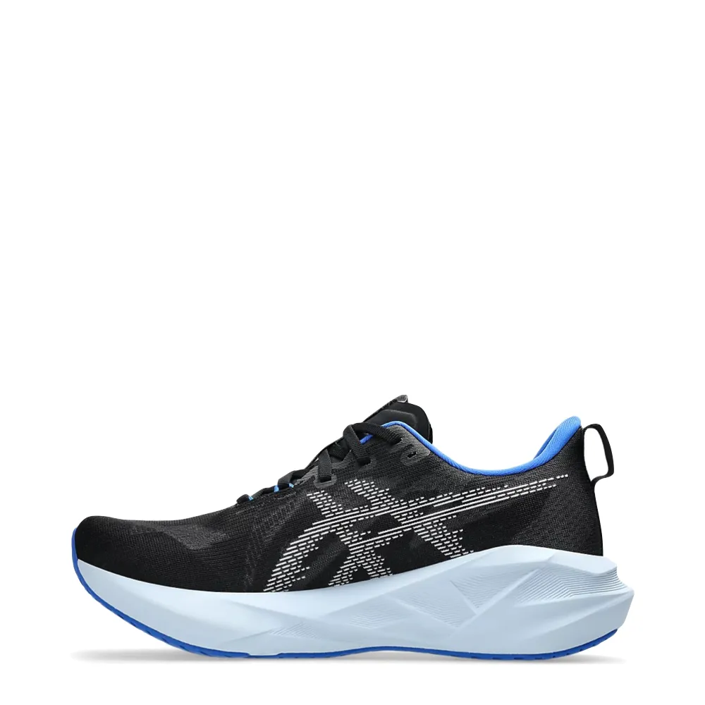 Smooth Lines Style Asics Men's Novablast 5 Sneaker in Black/White