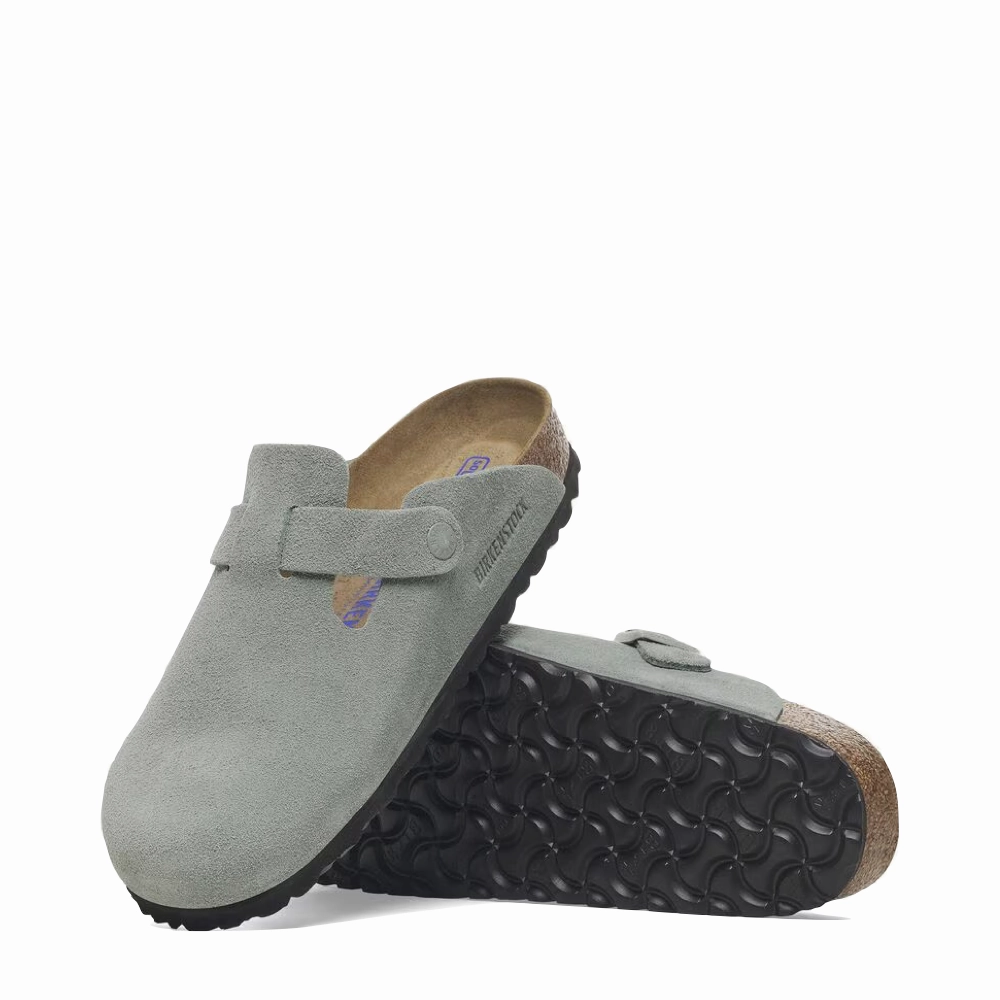 Log Hike Flat Finish Birkenstock Boston Suede Soft Footbed Clog in Pure Sage