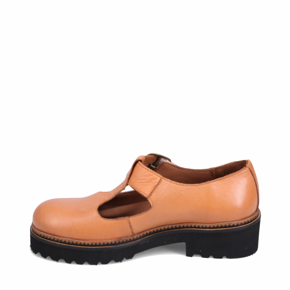 Business Look Quality craftsmanship Bueno Women's Abigail T-Strap Leather Mary Jane in Tan