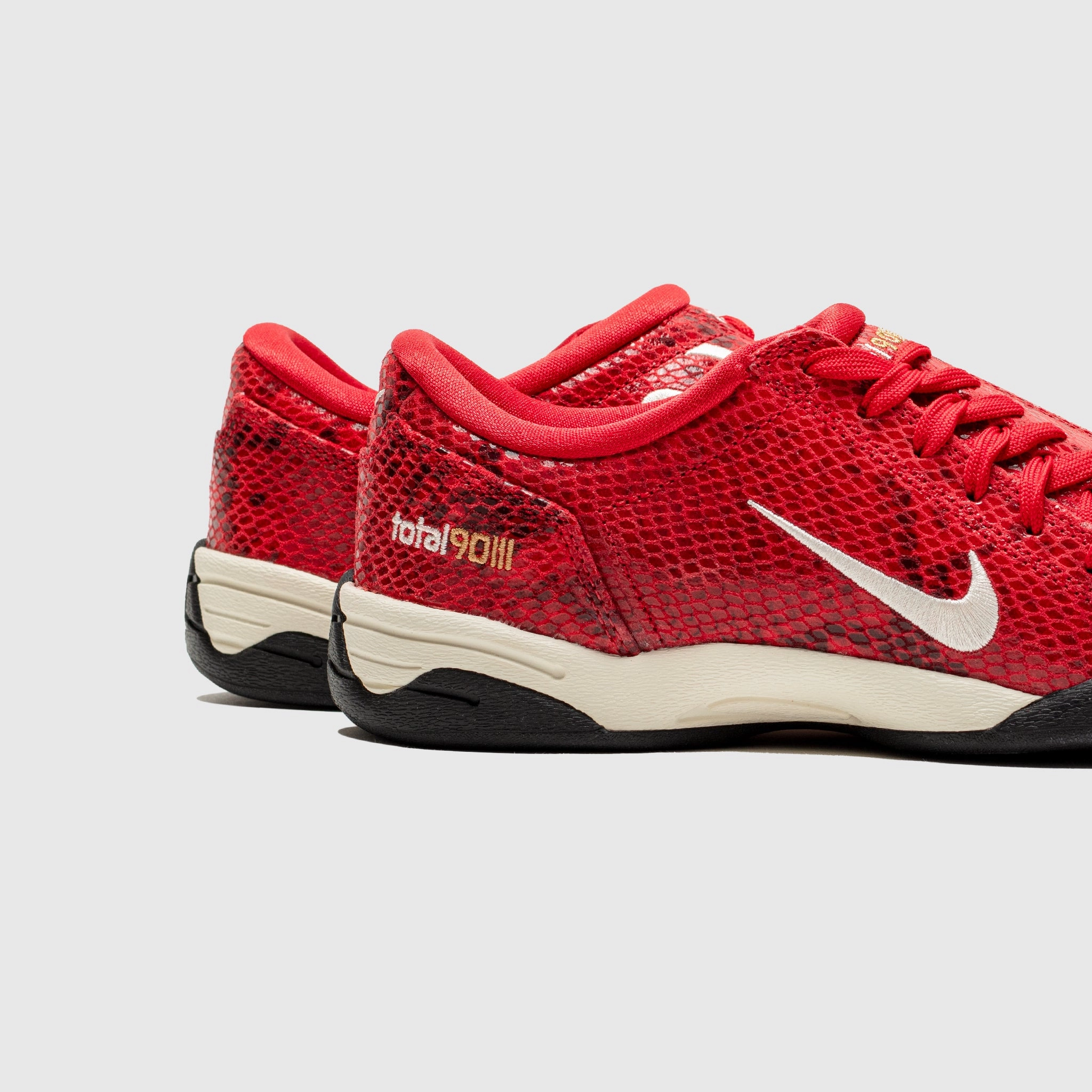 WMNS TOTAL 90 SE "FIRE RED SNAKESKIN" Energy Flow
