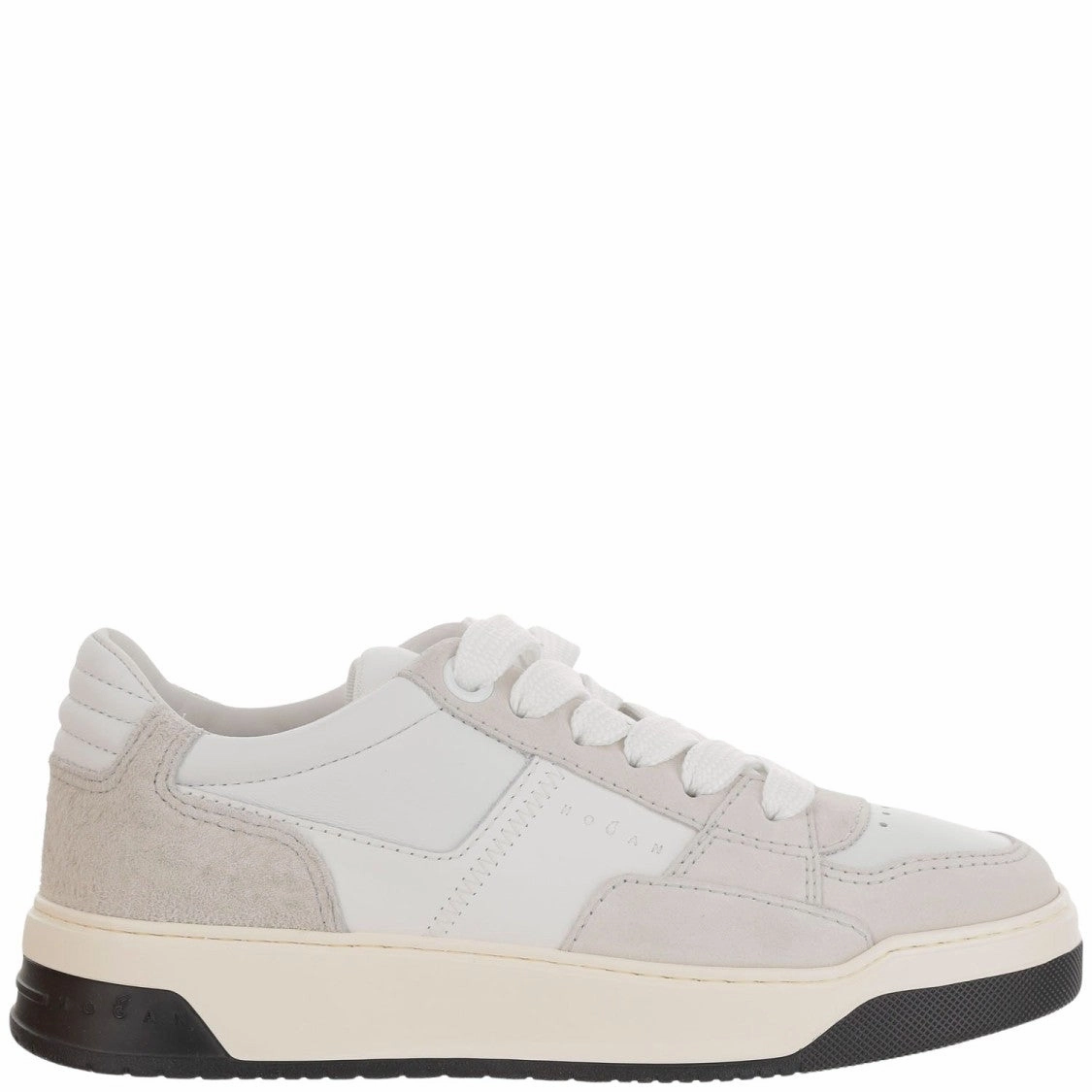 Chamallow Sneakers networking opportunity running in a geyser area shoes