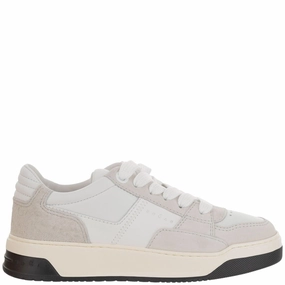 Chamallow Sneakers networking opportunity running in a geyser area shoes