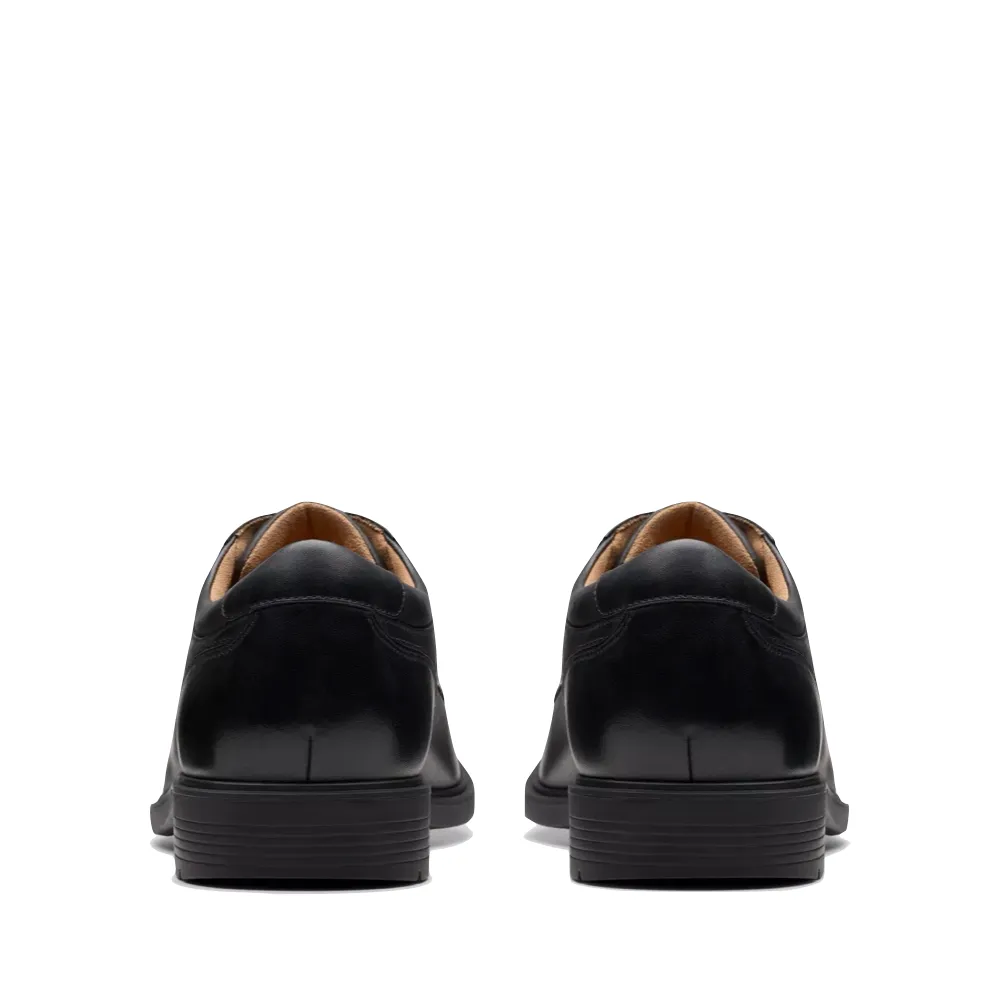 Clarks Men's Eldredge Plain Leather Slip Resistant Lace Shoe in Black Sturdy Make Dust Safe