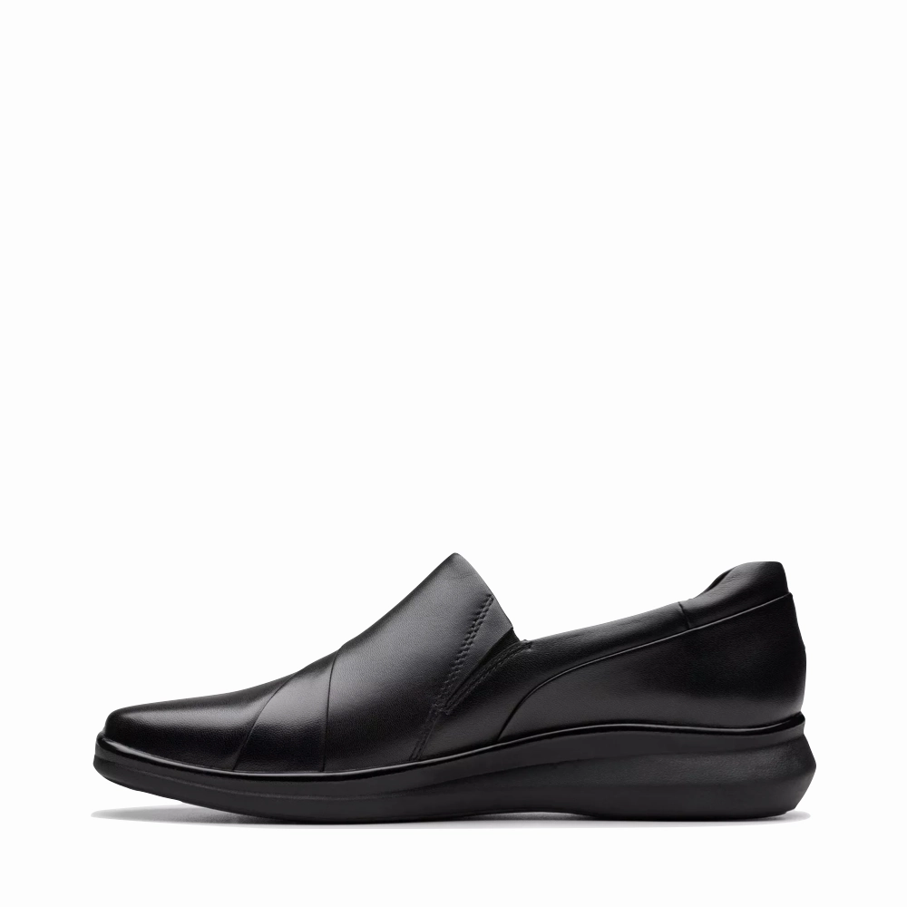 Korean Line Wind Safe Clarks Women's Lynell Leather Slip On in Black