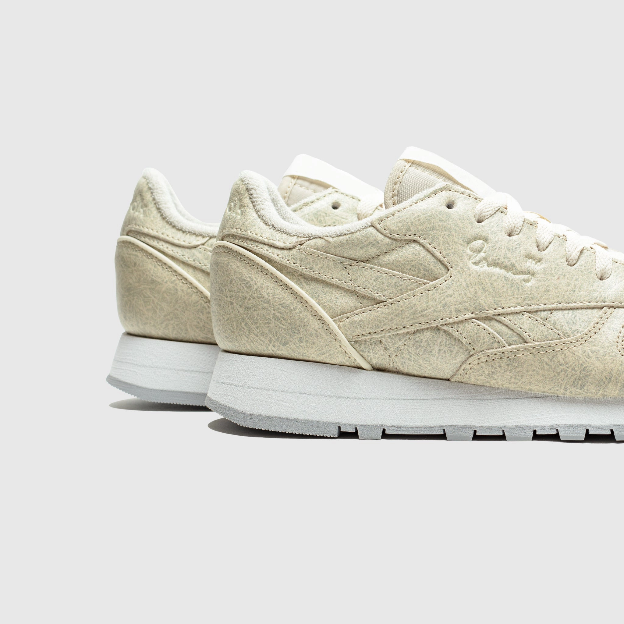 running sneakers CLASSIC LEATHER X EAMES