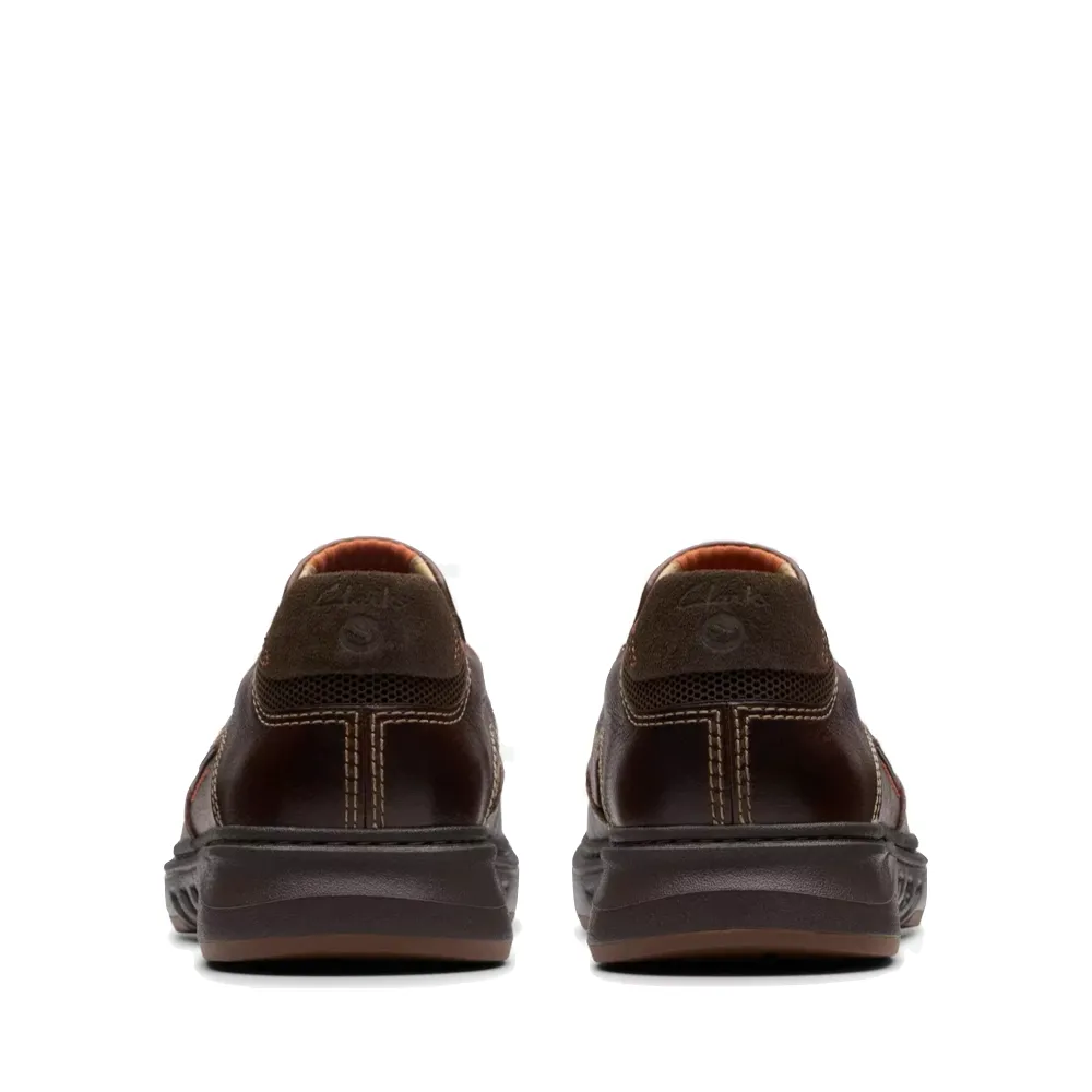 Line Pace Gloss Finish Clarks Men's Un Briley Step Leather Slip On Shoe in Mahogany