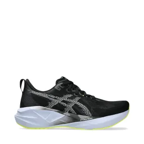 sports nutrition Asics Men's Novablast 5 Sneaker in Black/Blue Fade
