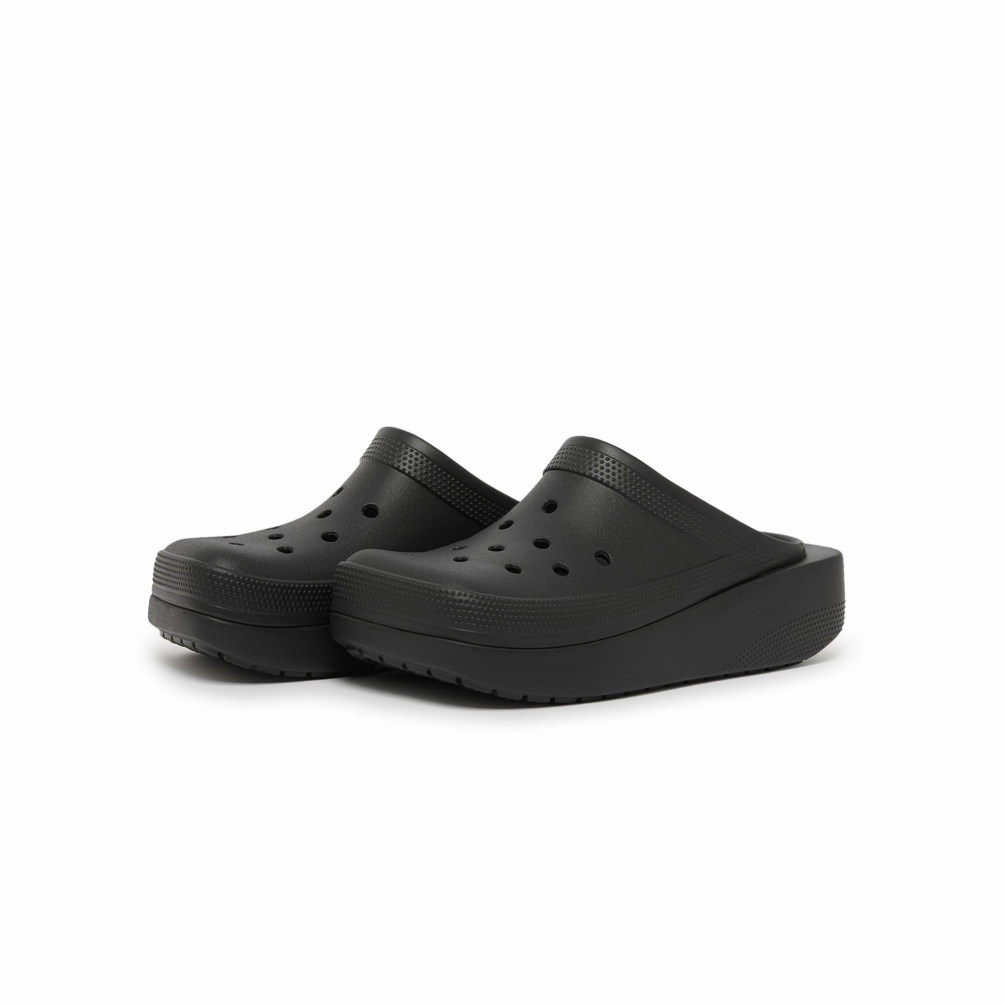 Crocs Classic Blunt Toe Clogs Foot-Friendly Design