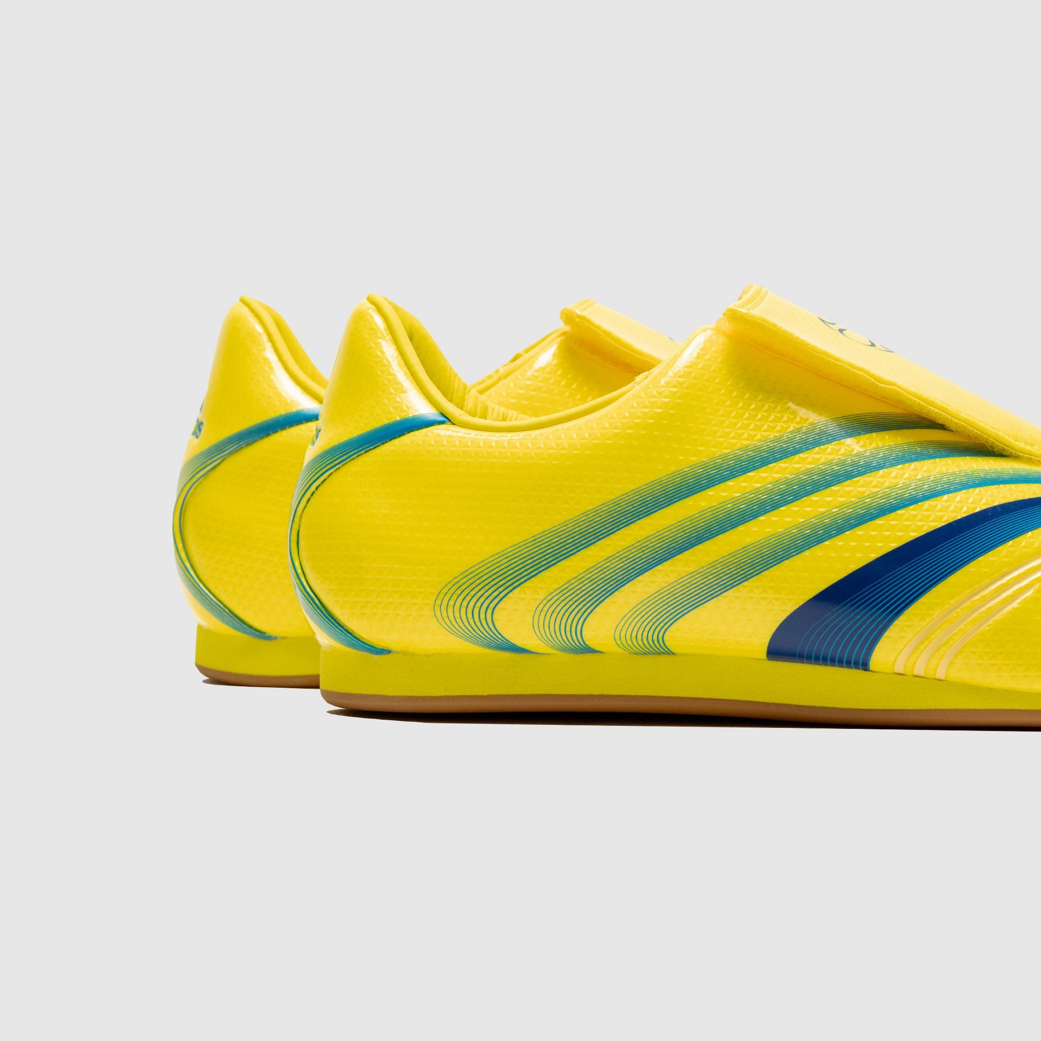 WMNS TAEKWONDO F50 Daytime use Durable Rubber Compound