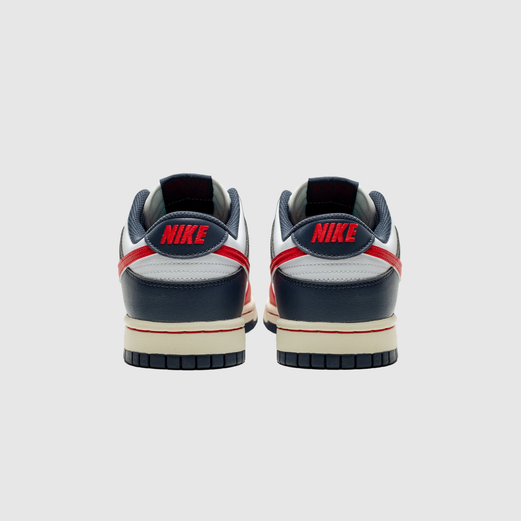 DUNK LOW RETRO "RED SOX" Cushioning Pods Flexible Construction
