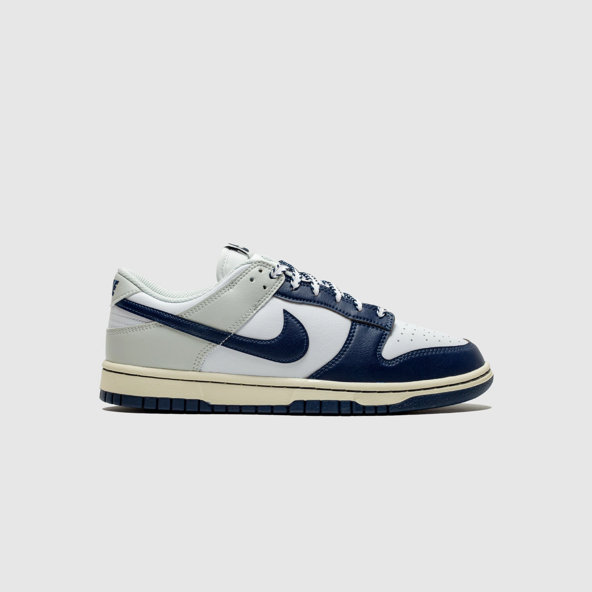 Free Flex Groove Design Torsion Stability DUNK LOW RETRO "YANKEES"
