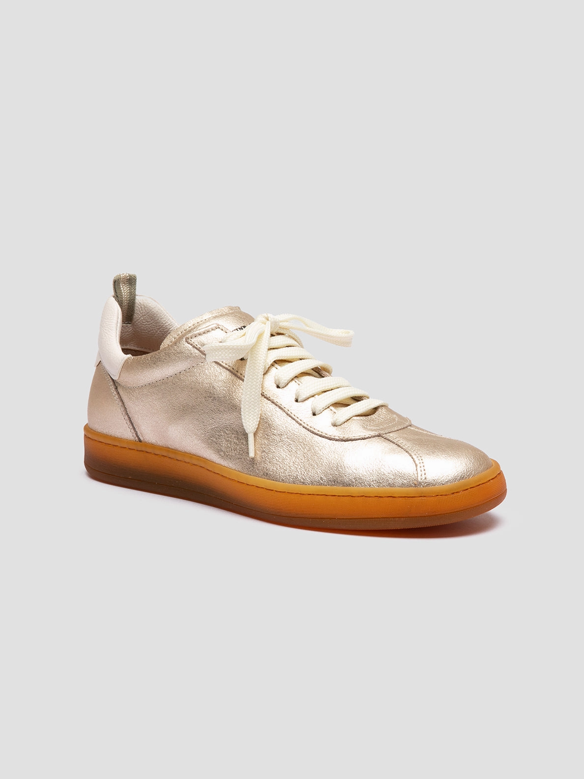 DESTINY 101 - Gold Leather Low Top Sneakers Energetic foot - comfort