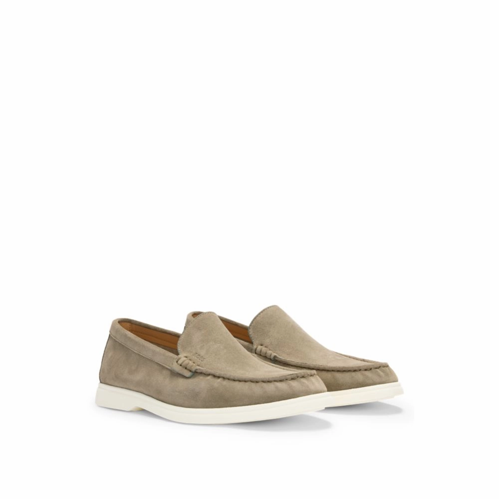 Suede loafers with contrast outsole Supination correction