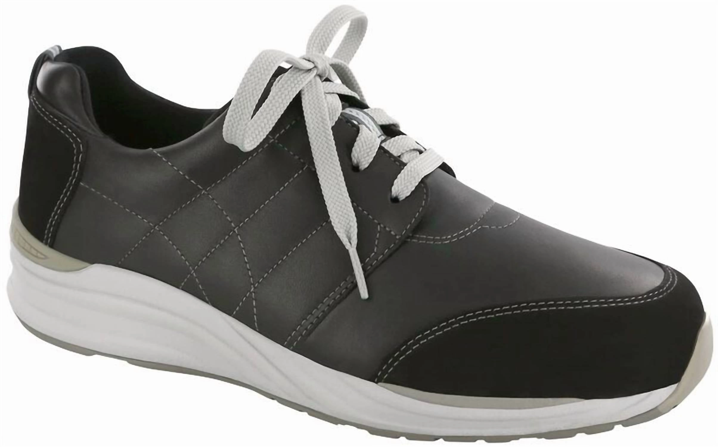 Men's Venture Lace Up Sneaker In Black Insoles