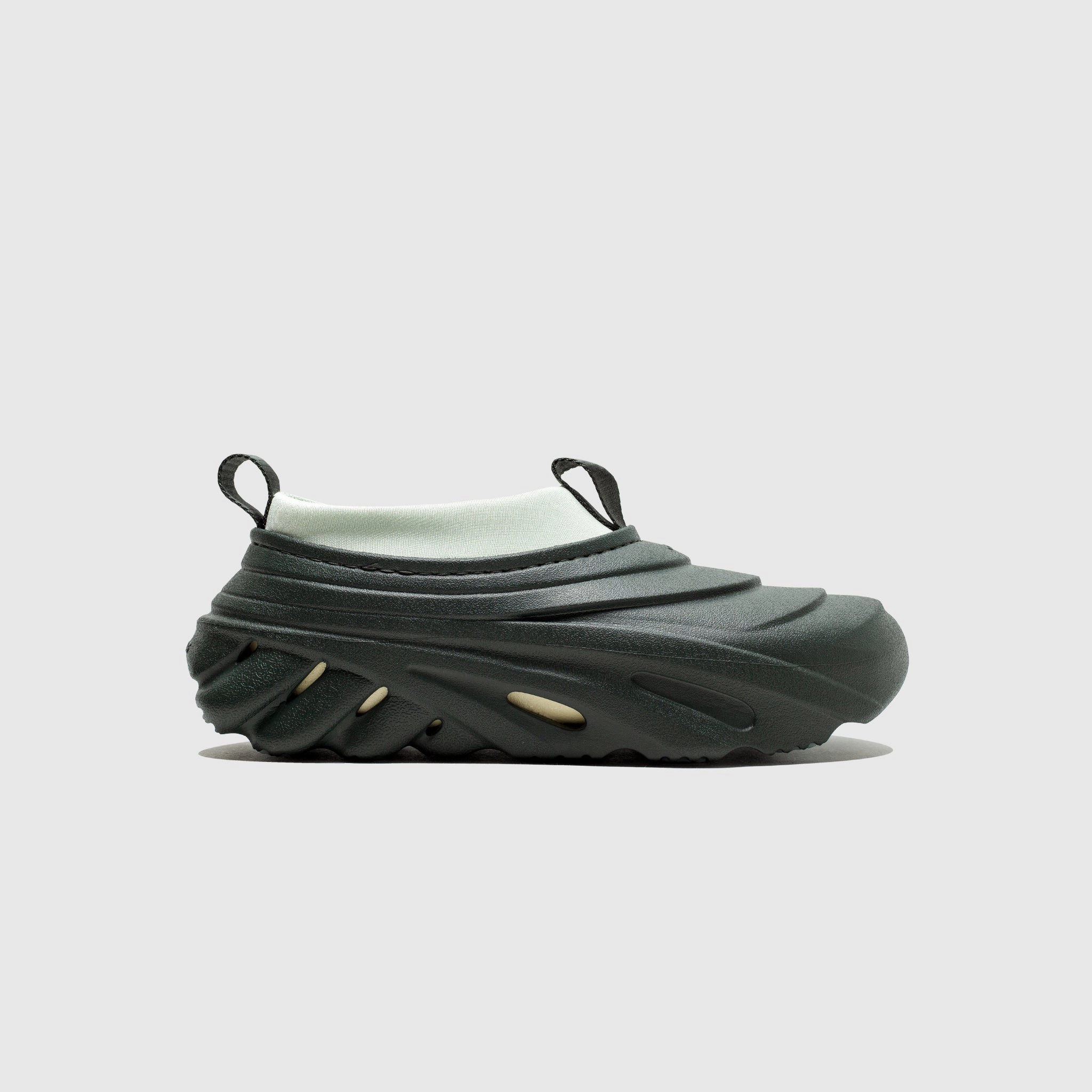 ECHO STORM CLOG "KELP" Slip-On Versatility Classic Design