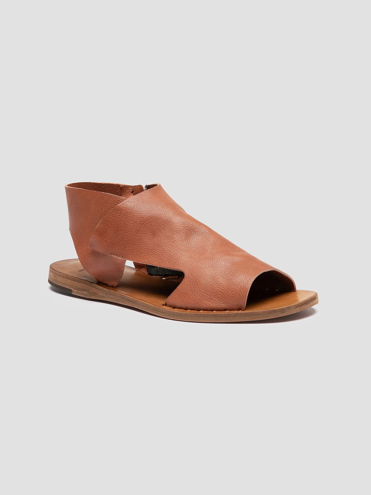 Closed Design Neon Glow ITACA 033 - Brown Leather Sandals