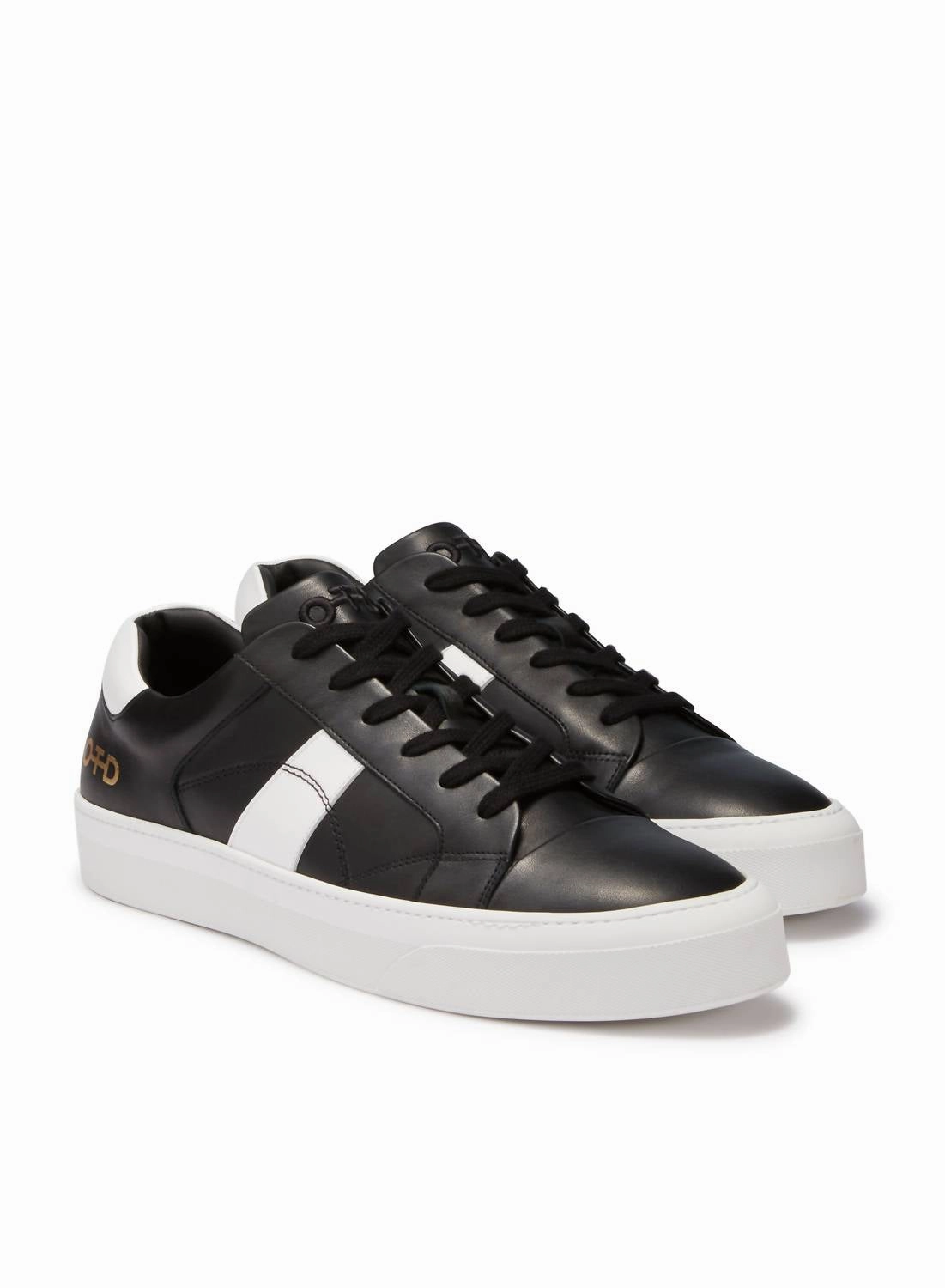track athlete Men's Leather Low-Top Sneaker In Black