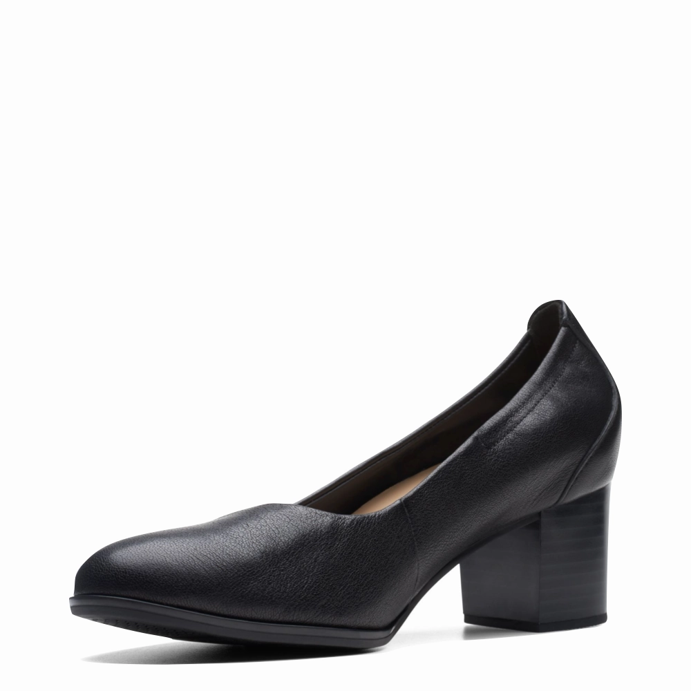 Soft Step Classic Look Clarks Women's Loken Step Leather Heeled Pump in Black