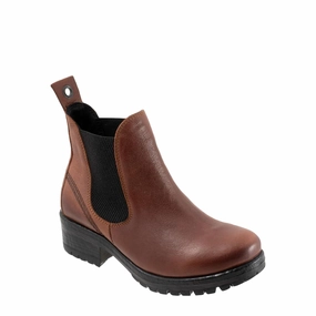 Local Go Bueno Women's Florida Leather Pull On Heeled Chelsea Boot in Rust