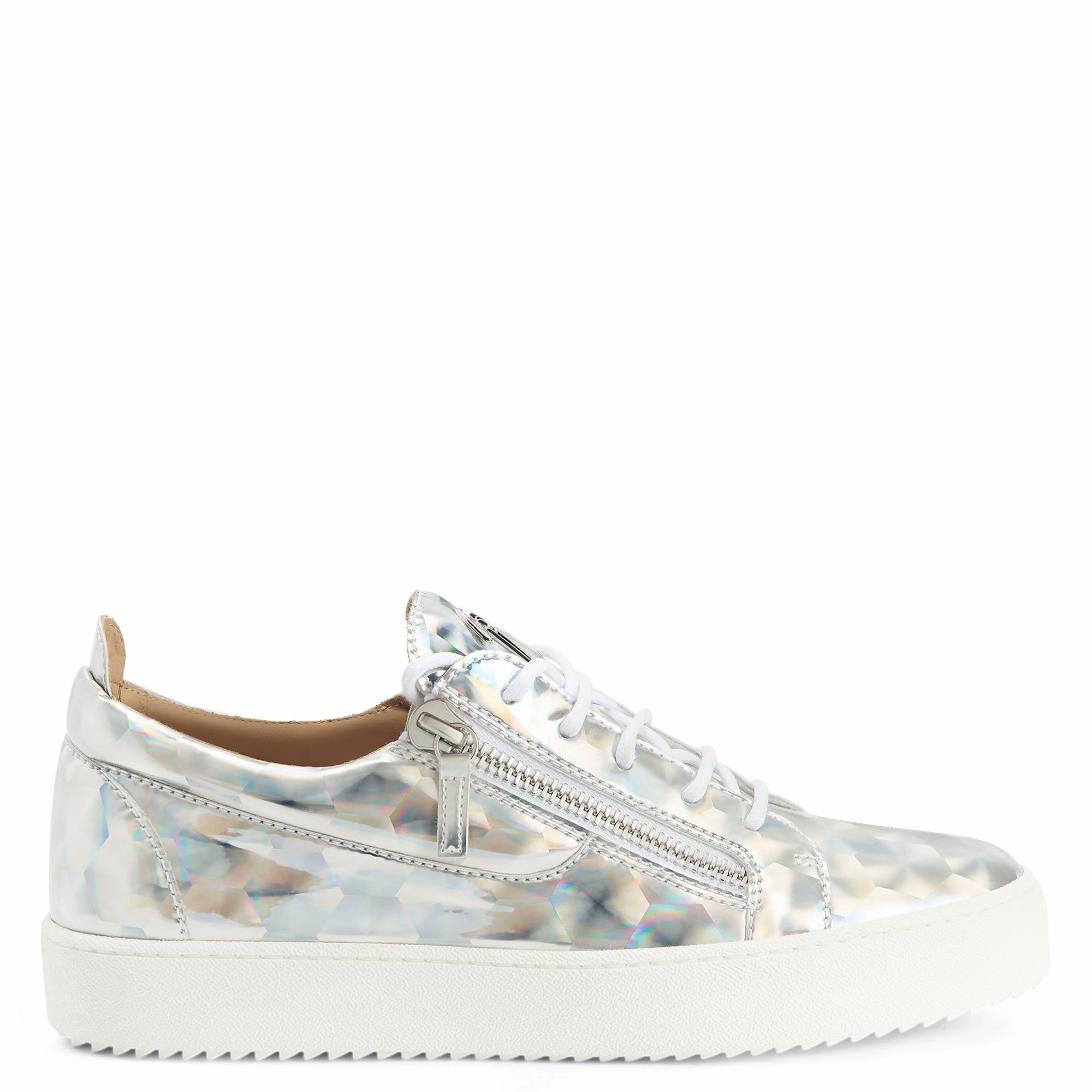 Giuseppe Zanotti Frankie Professional athlete running in a coastal area shoes