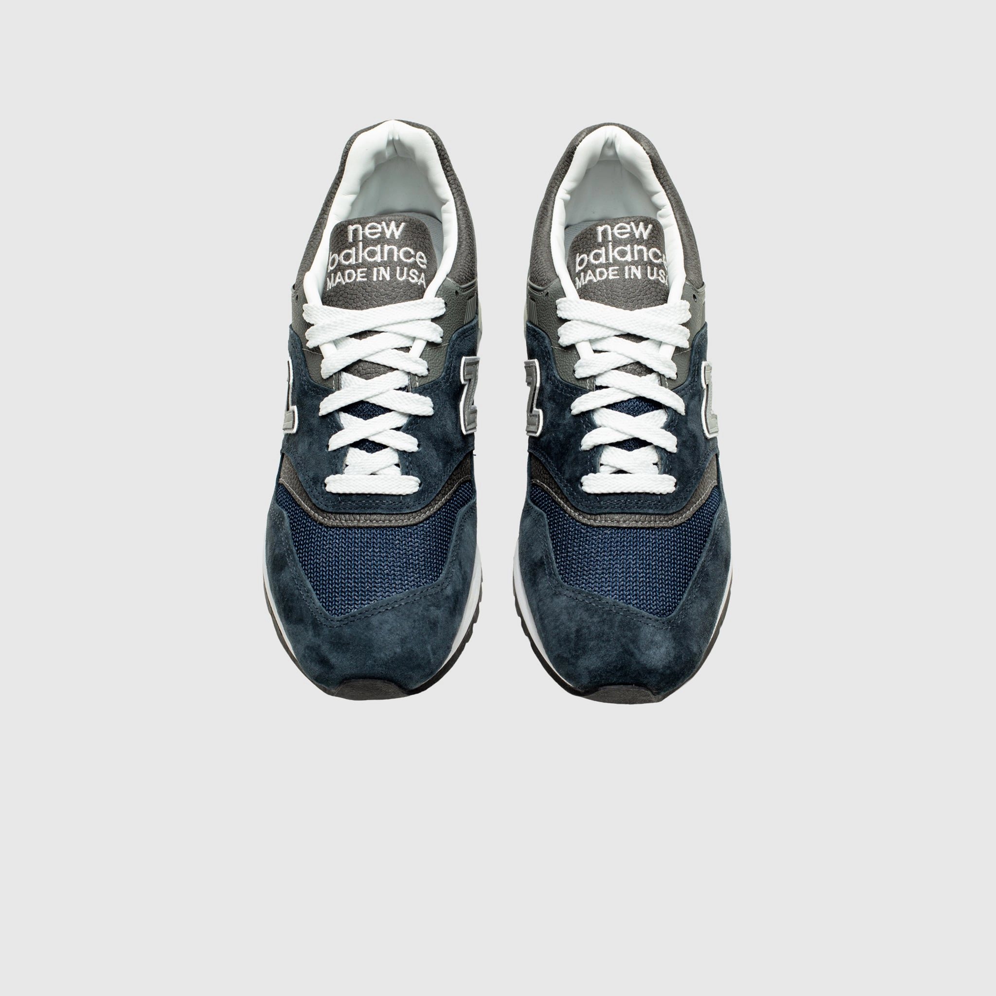Premium cushioning U997NY "NAVY"