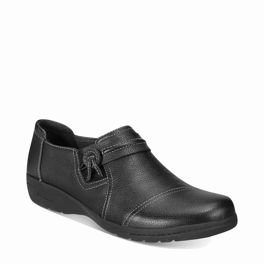 Flat Grip Light Hike Clarks Women's Cheyn Madi Leather Slip On in Black