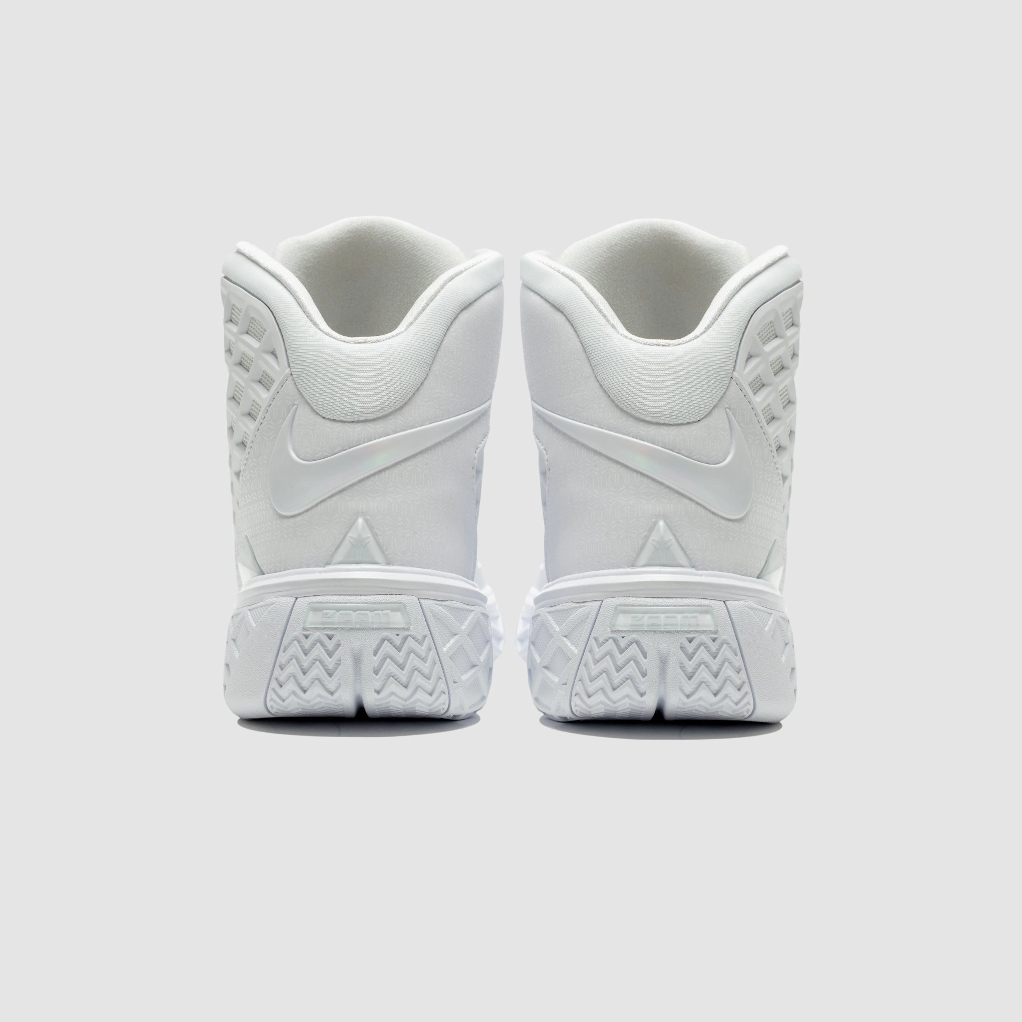 KOBE III PROTRO "HALO" Running Compatible Unbeatable flexibility