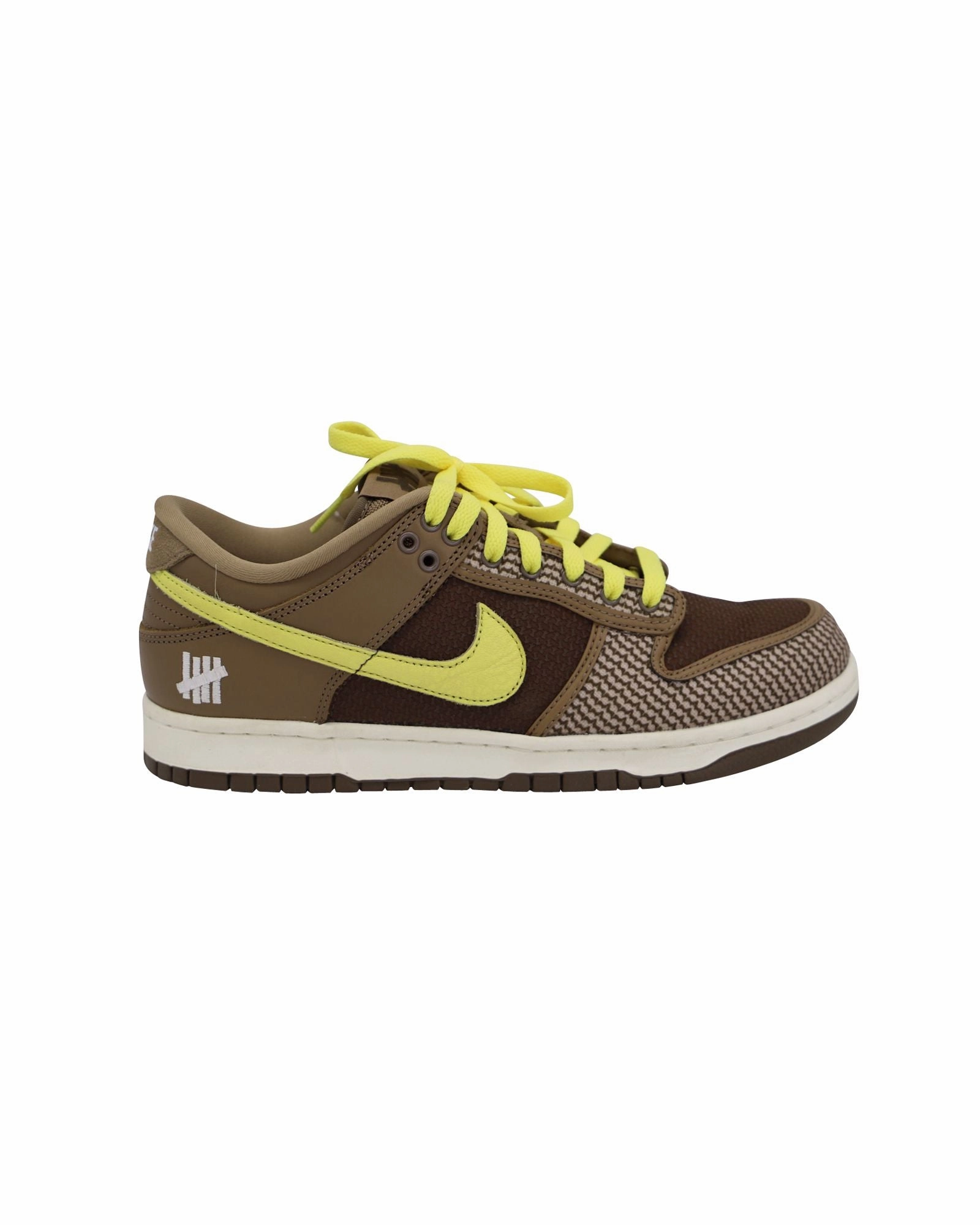 long - distance running shoes Nike Undefeated x Dunk SP Trainers in 'Canteen' Brown Leather