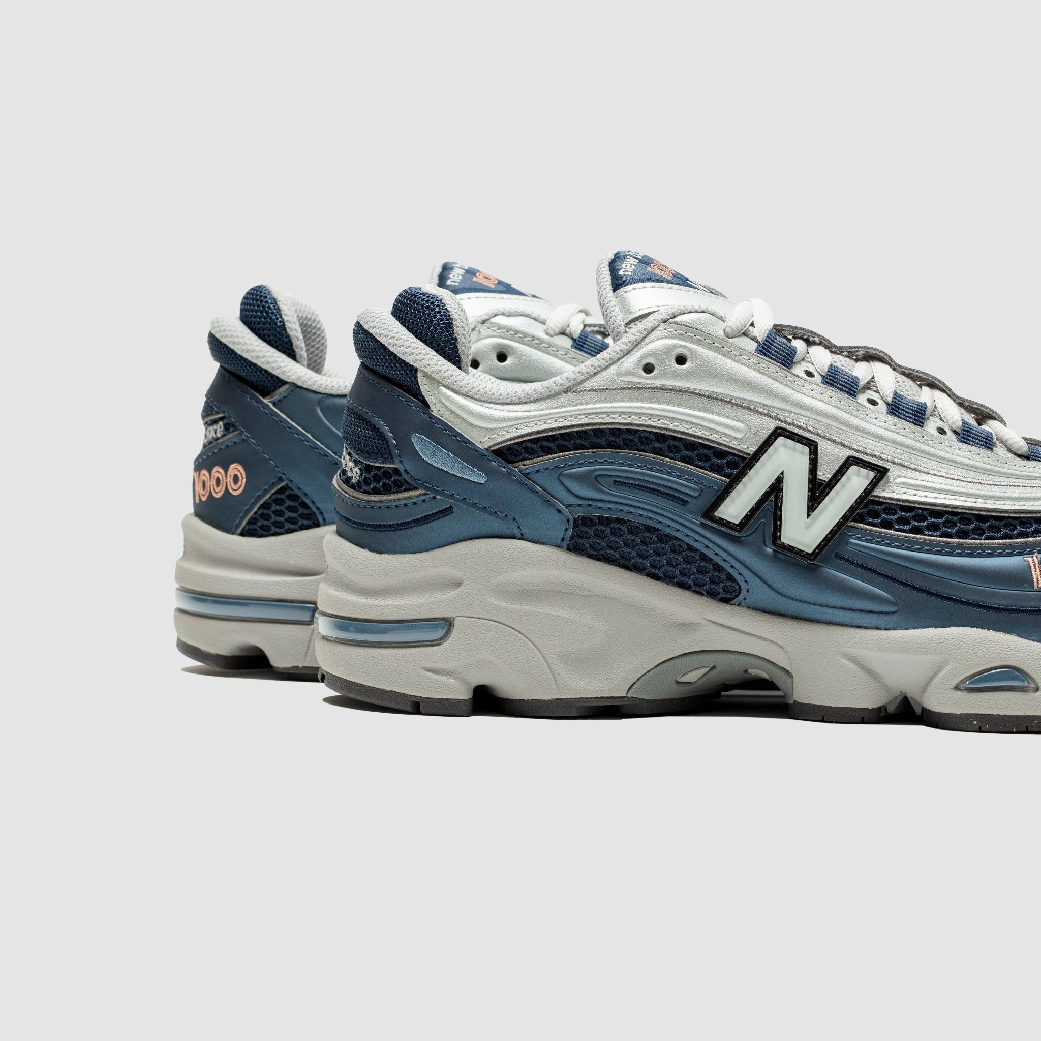 M1000P "VINTAGE INDIGO" Sneaker Discounts Peak Performance