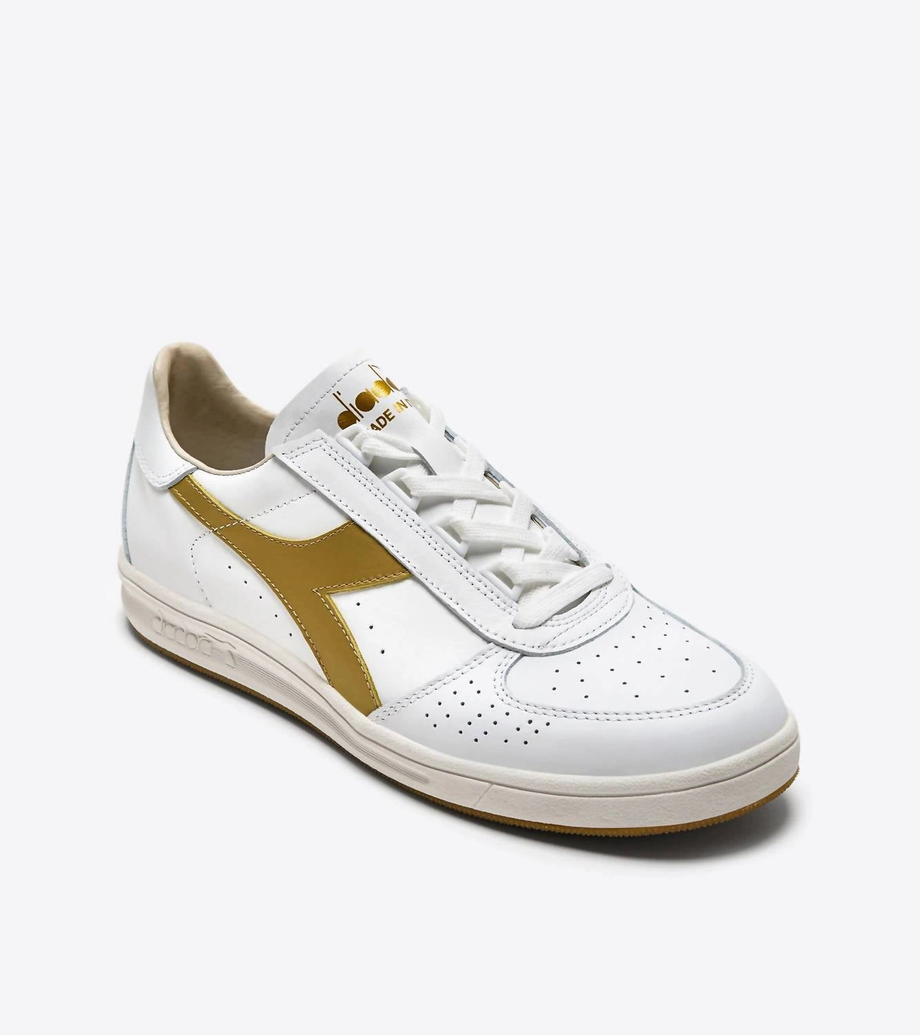 Men's B Elite Sneakers In Gold running on the beach logo - sequined shoes