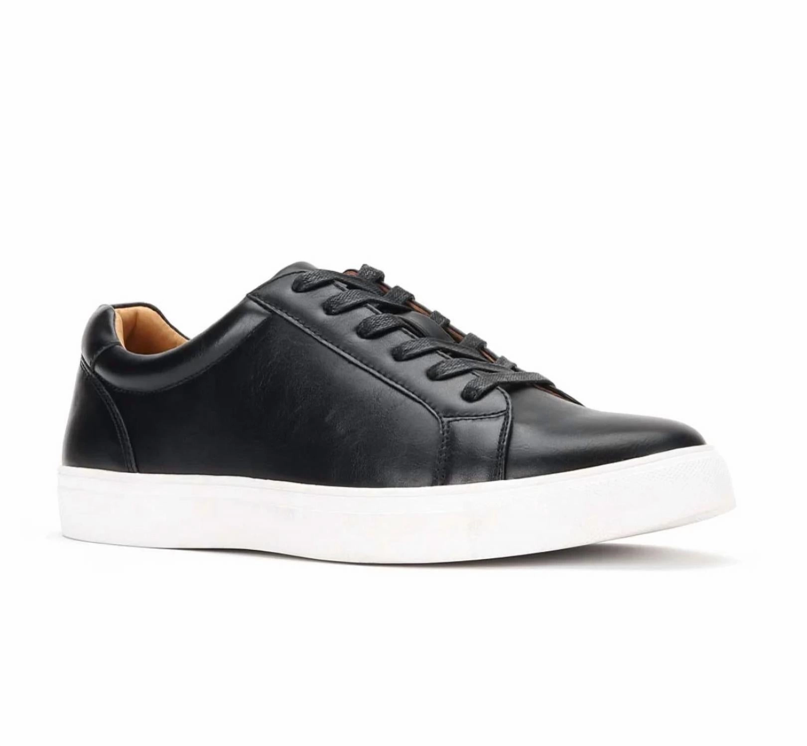 Men's Jaxson Low Top Sneaker In Black day running shoes