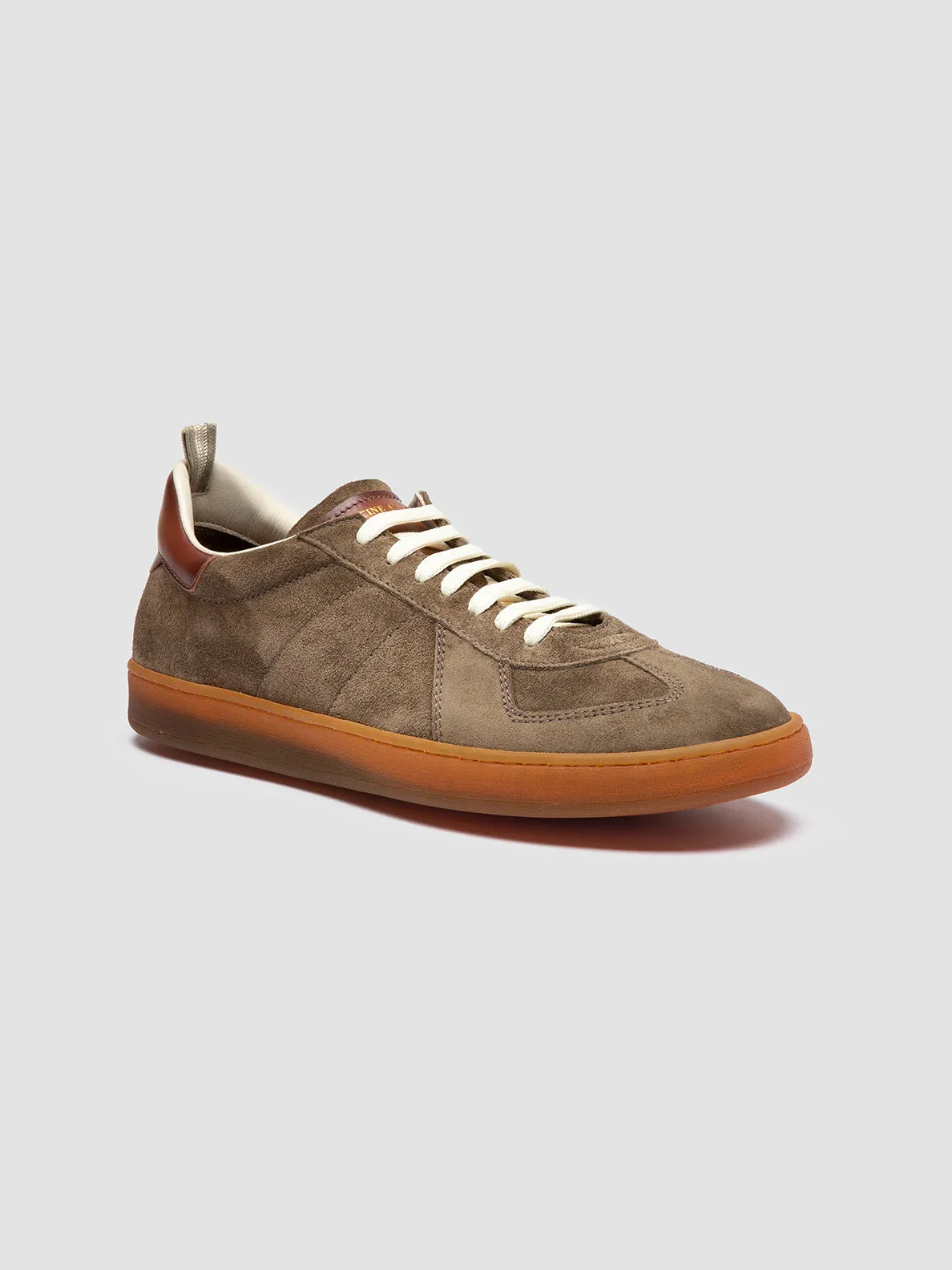 short - distance running shoes MILITIA 002 - Taupe Suede and Leather Low Top Sneakers