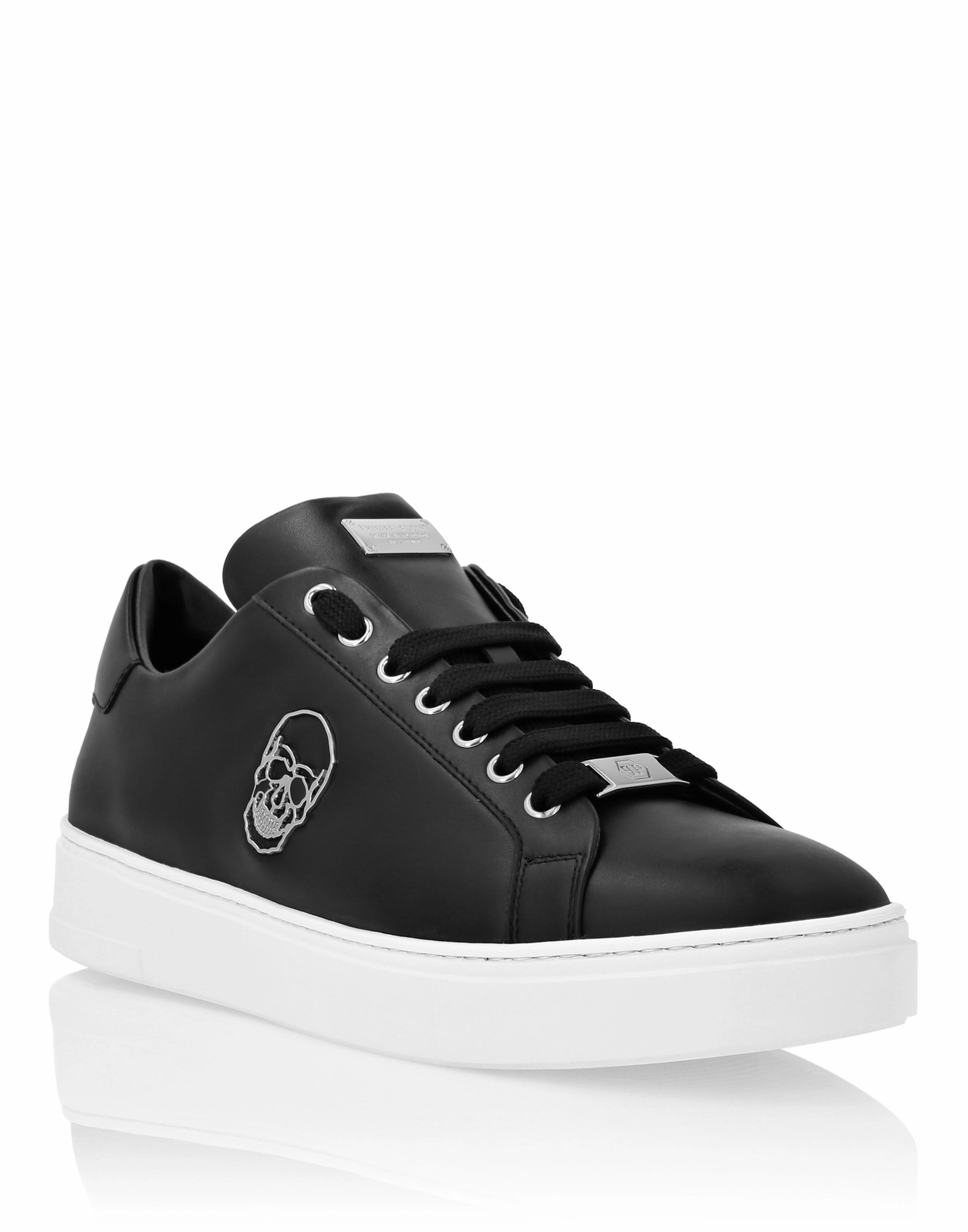 running in a gorge area shoes Nappa Leather Lo-Top Sneakers Skull