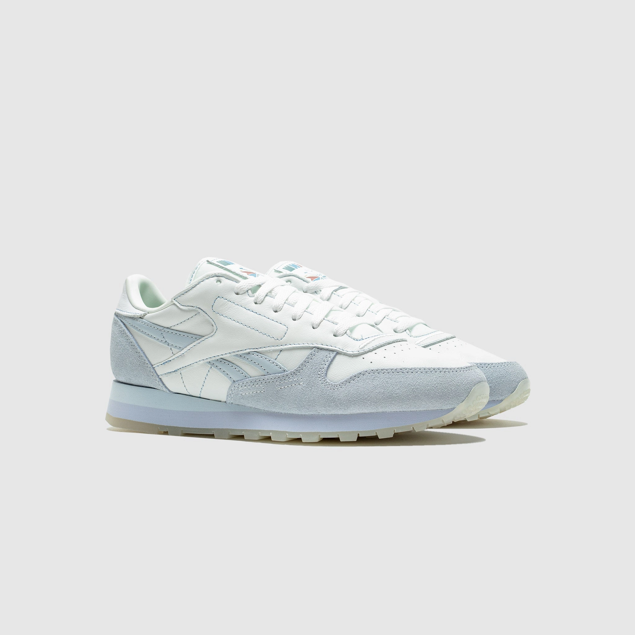 CLASSIC LEATHER X WHIM GOLF All-weather flair Core training