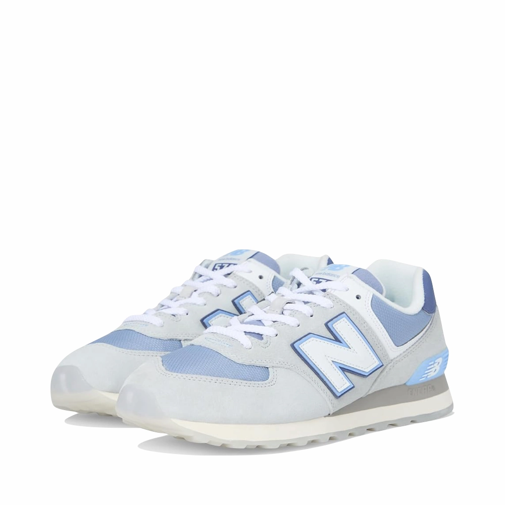 Street Outfit New Balance Women's 574 Sneaker in Pearl Grey/White