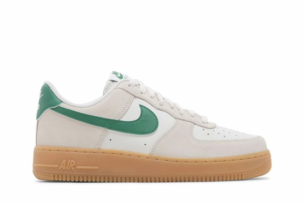 running shoes for professional male runners Nike Air Force 1 Low '07 LV8 Phantom Malachite Gum