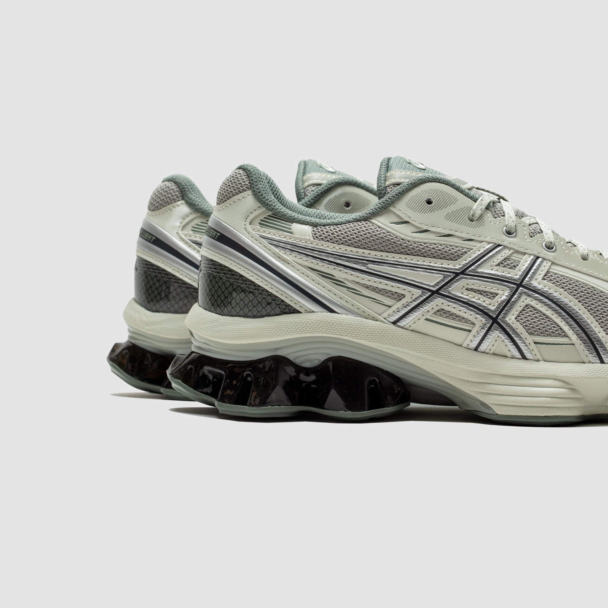 Slip Resistant Soles Slim Frame GEL-KINETIC FLUENT