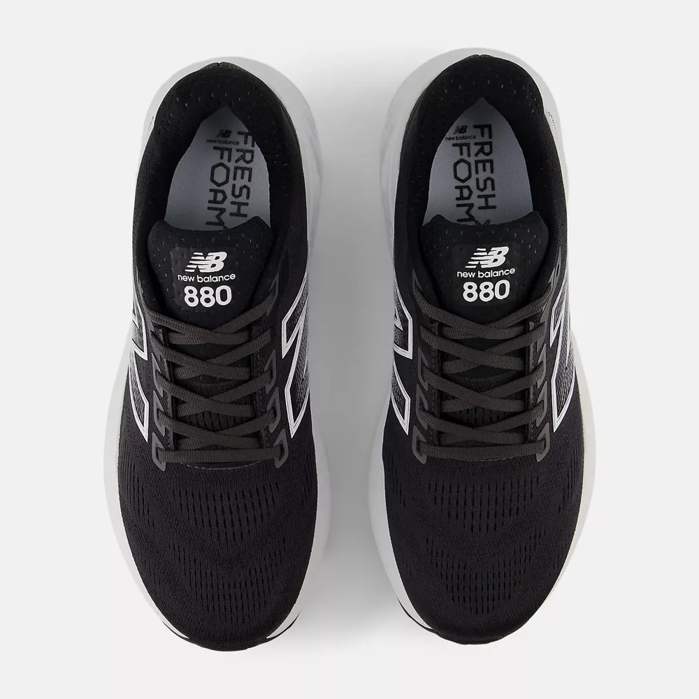 heel - hugging New Balance Men's Fresh Foam X 880v15 in Black with White and Reflection
