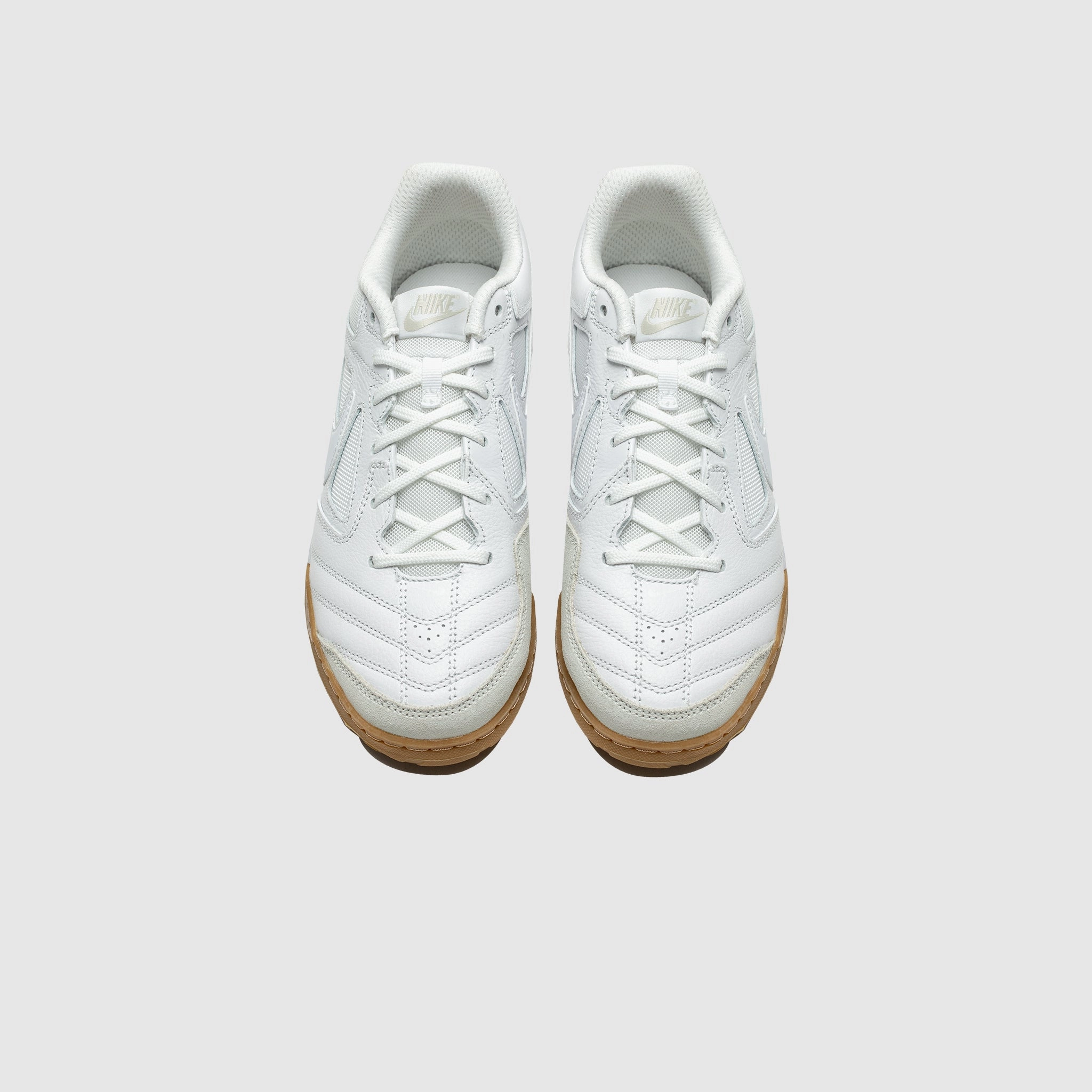 Slip   On Design Foot alignment GATO "WHITE & GUM"