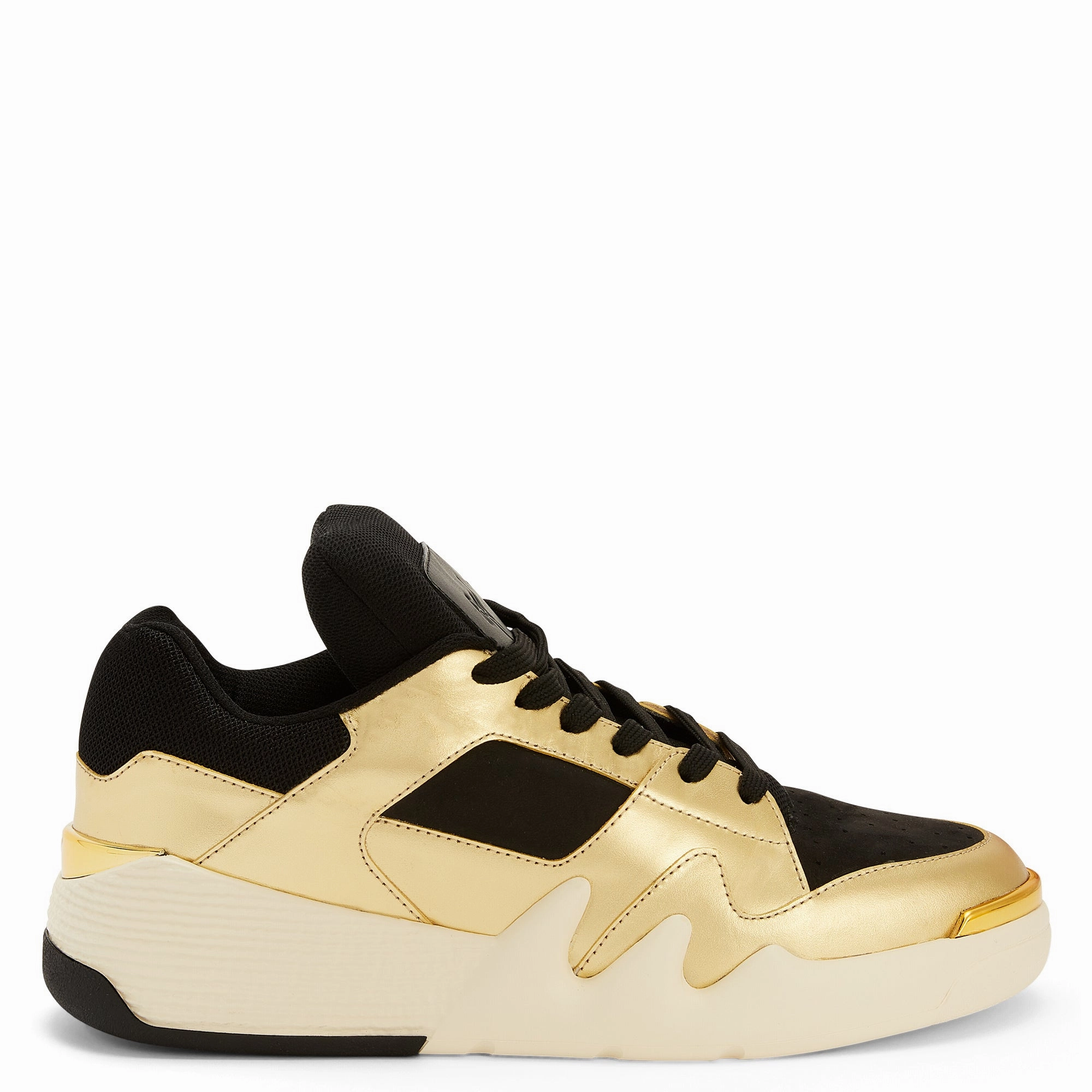 Giuseppe Zanotti Talon running in a gondola area shoes enhance agility