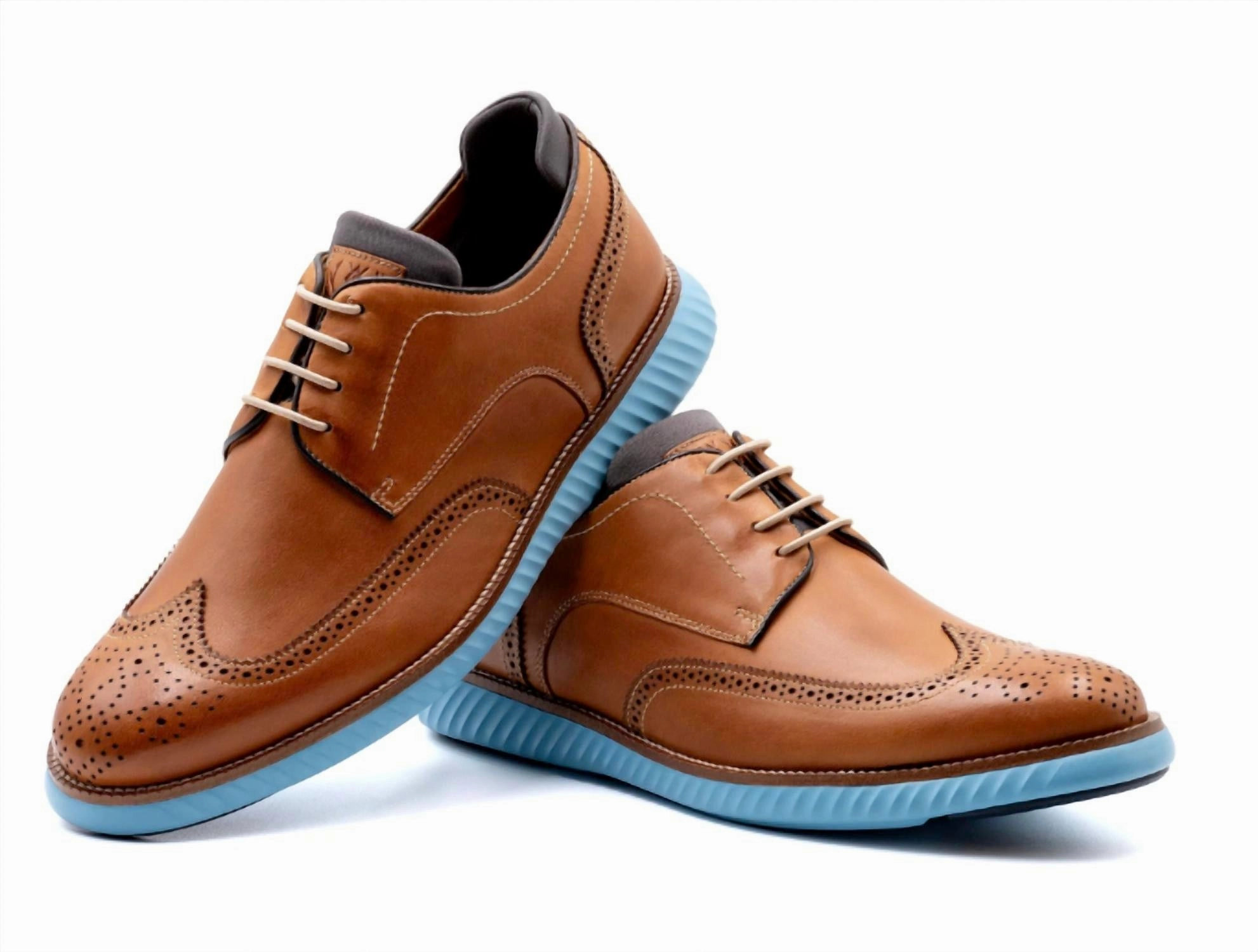 Flexible Construction Men's Countryaire Wingtip In Saddle Tan