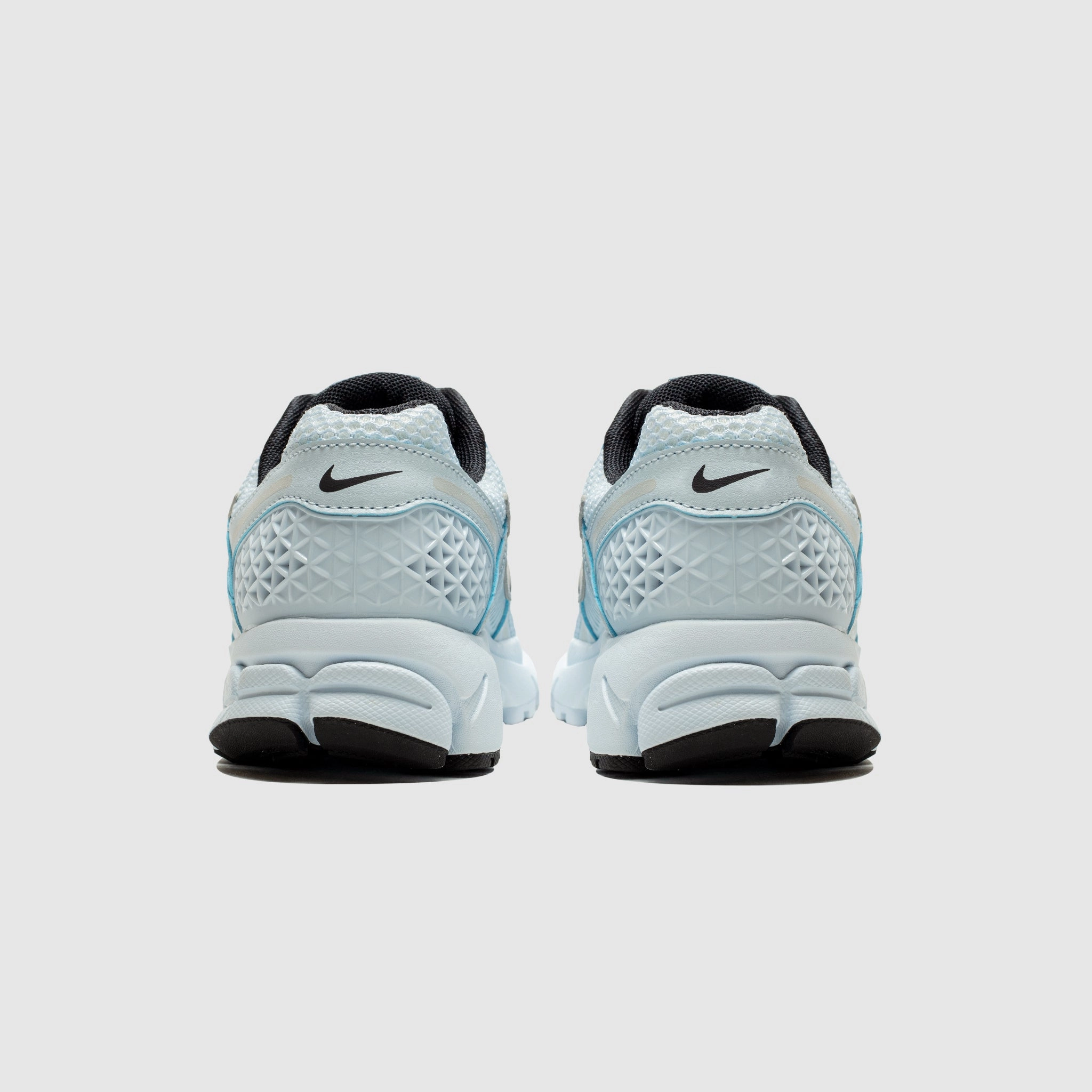 WMNS ZOOM VOMERO 5 "BLUE TINT" Effortless Feel Cushioned Midsole Design