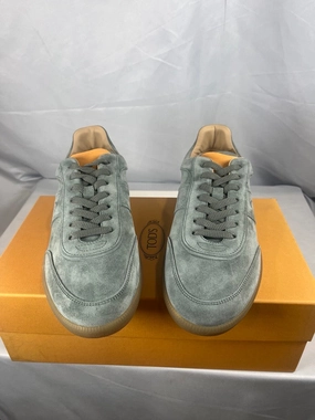 running in a tourist destination shoes running in a sinter terrace area shoes Tod's Tabs Sneakers in Suede US8