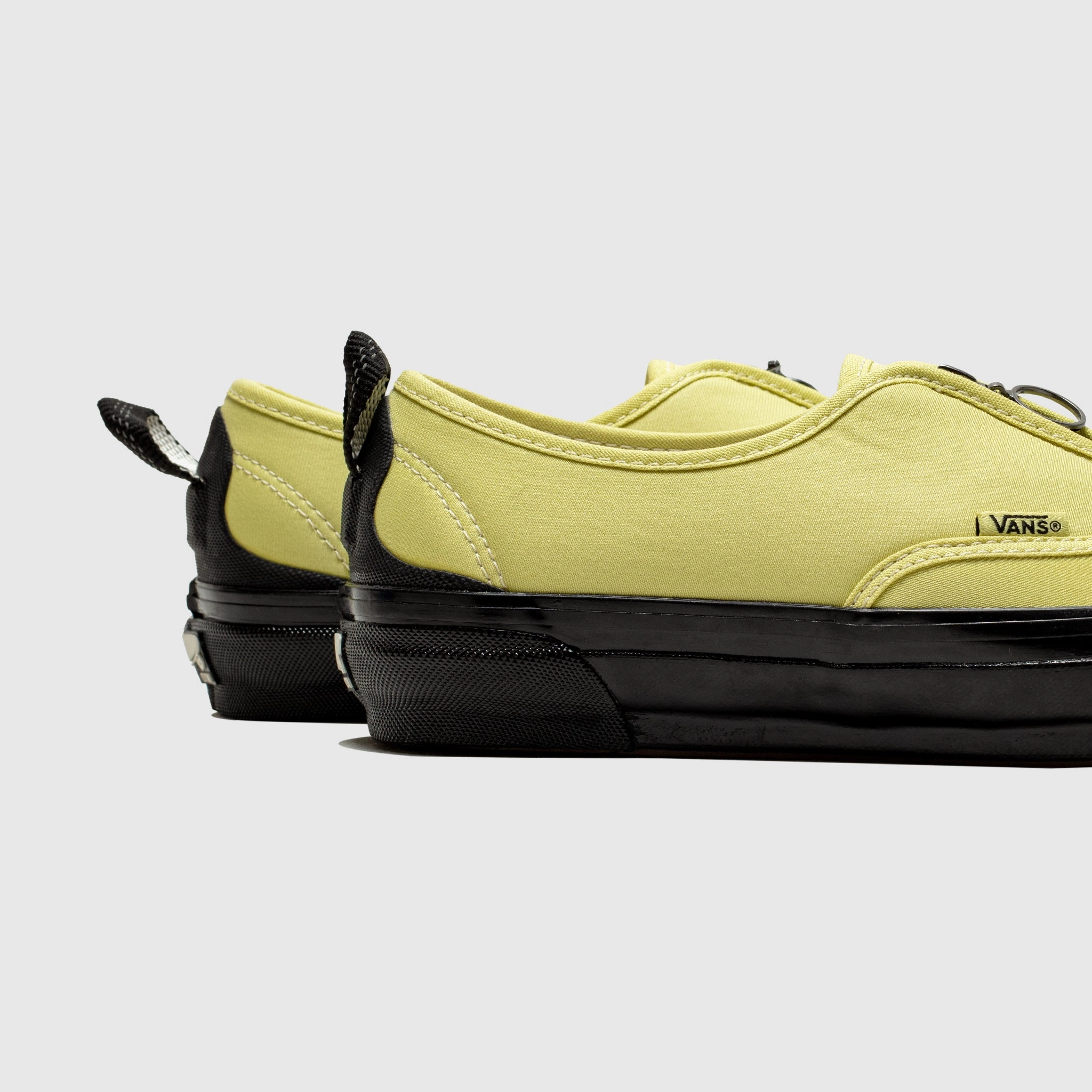 Running Gear OTW AUTHENTIC ZIP VIBRAM