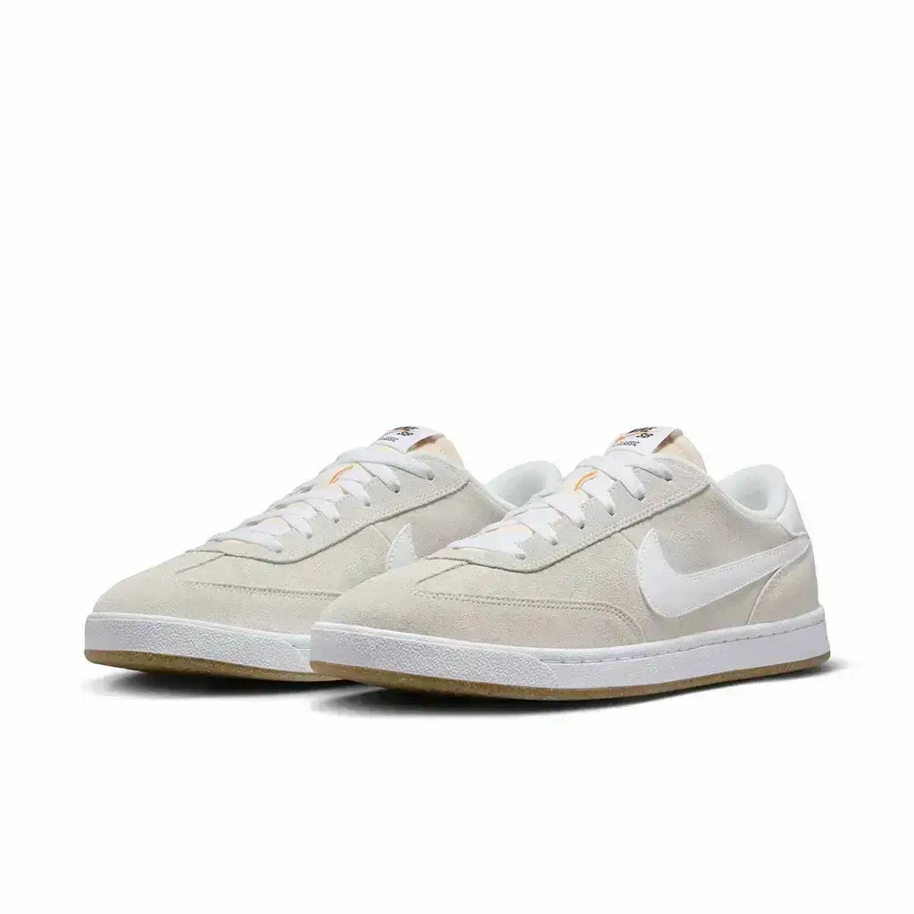 Enhanced comfort Walking Power Nike SB FC Classic Shoe