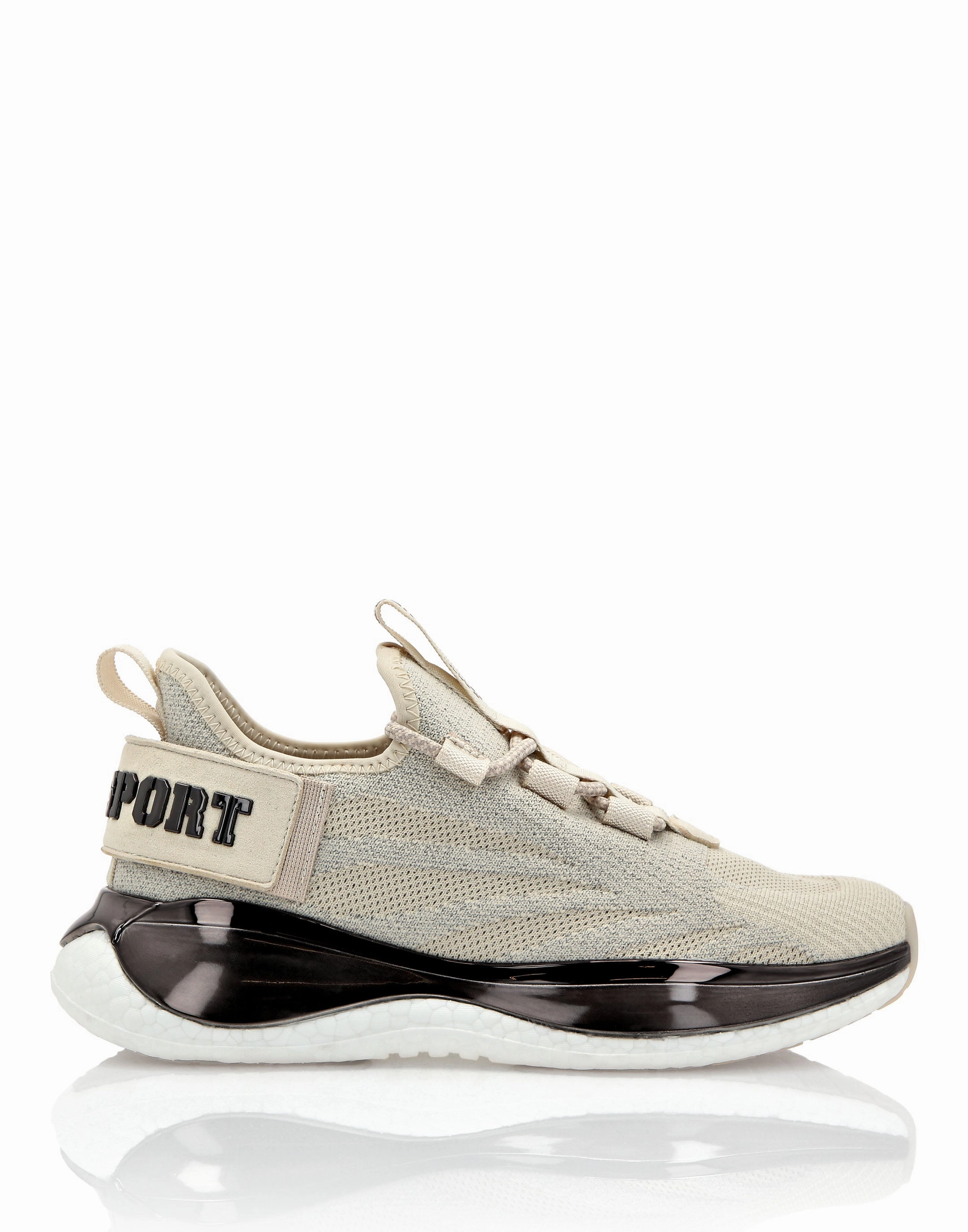 The Iron Tiger Gen.X.02 running in a suspension cable bridge area shoes