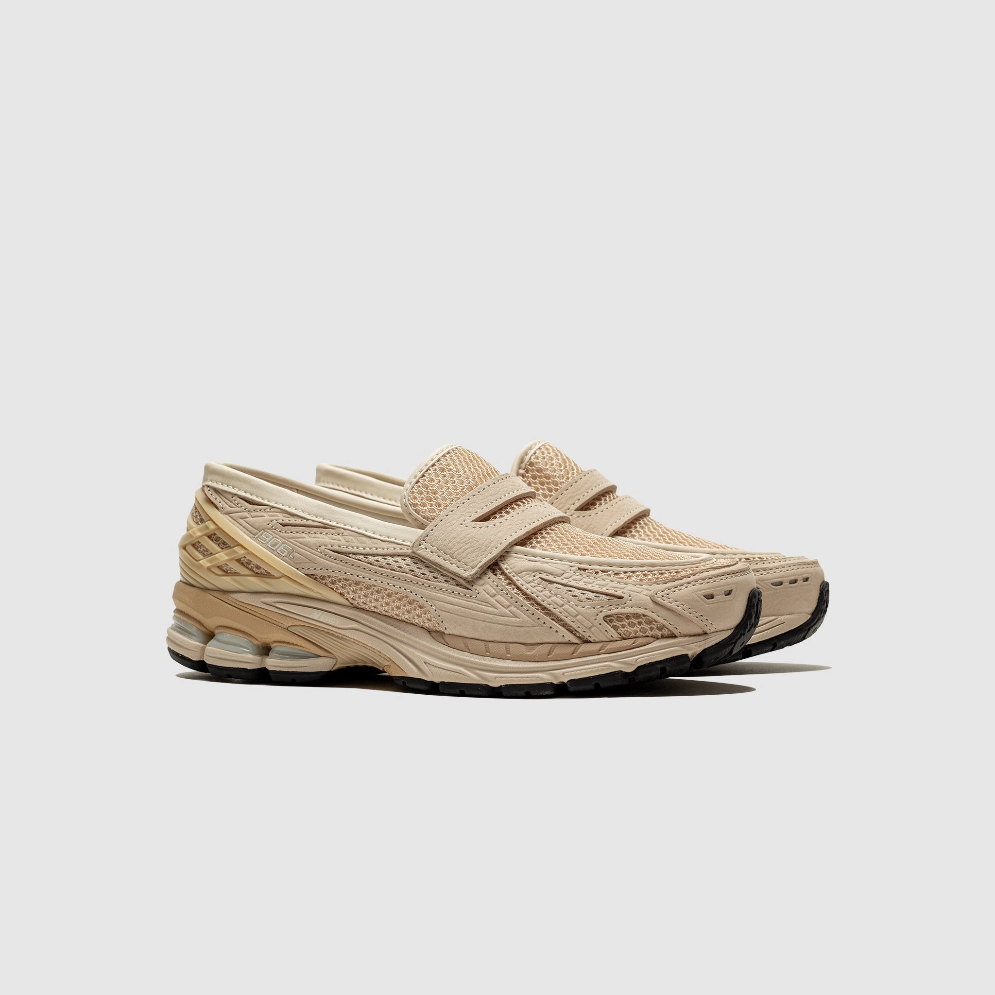 U1906LNU "BISQUE" All-weather lining Loafers style