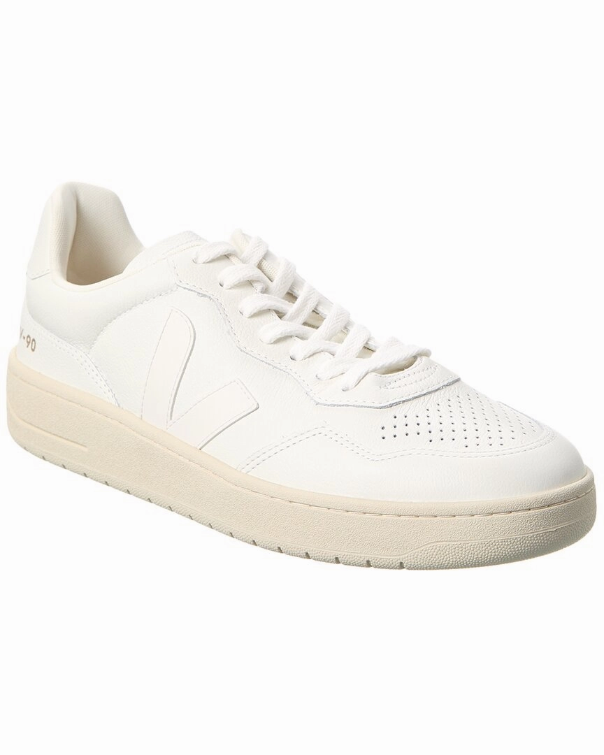comfort - conscious shoes VEJA V-90 Leather Sneaker